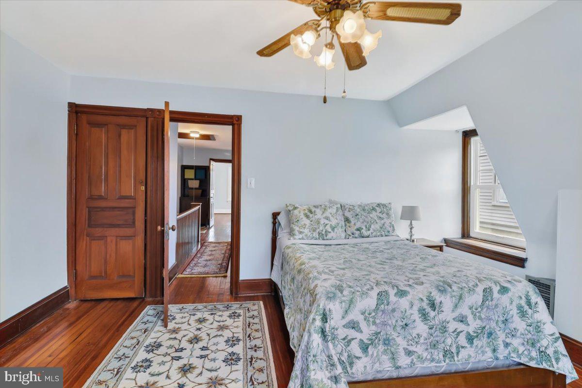 CHESTNUT HILL - Residential