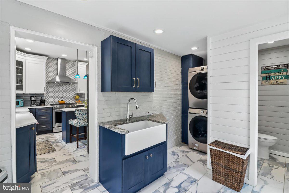 CHESTNUT HILL - Residential