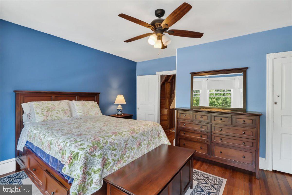 CHESTNUT HILL - Residential