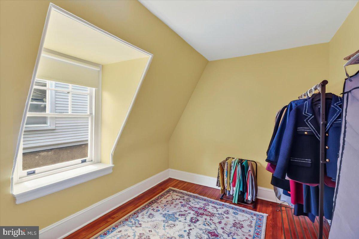 CHESTNUT HILL - Residential