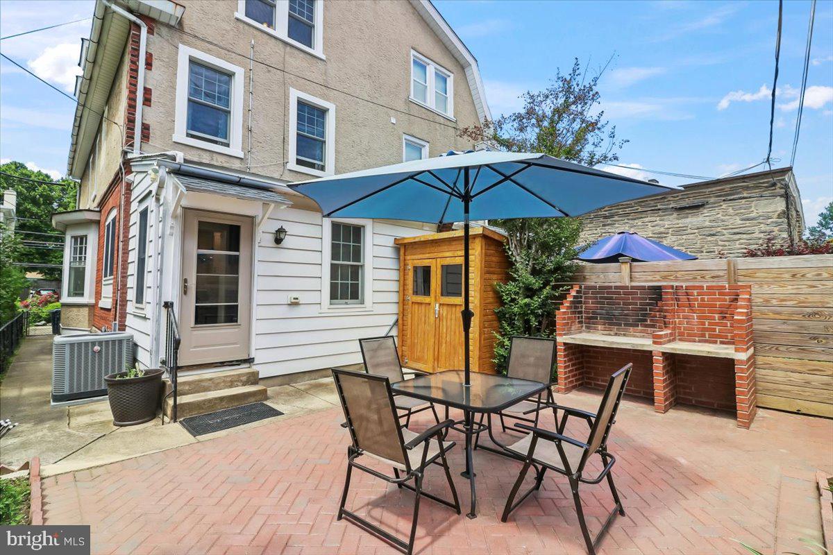 CHESTNUT HILL - Residential