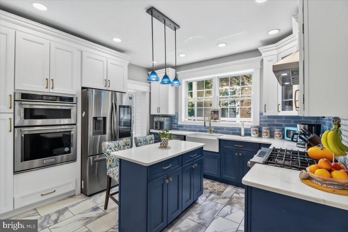 CHESTNUT HILL - Residential
