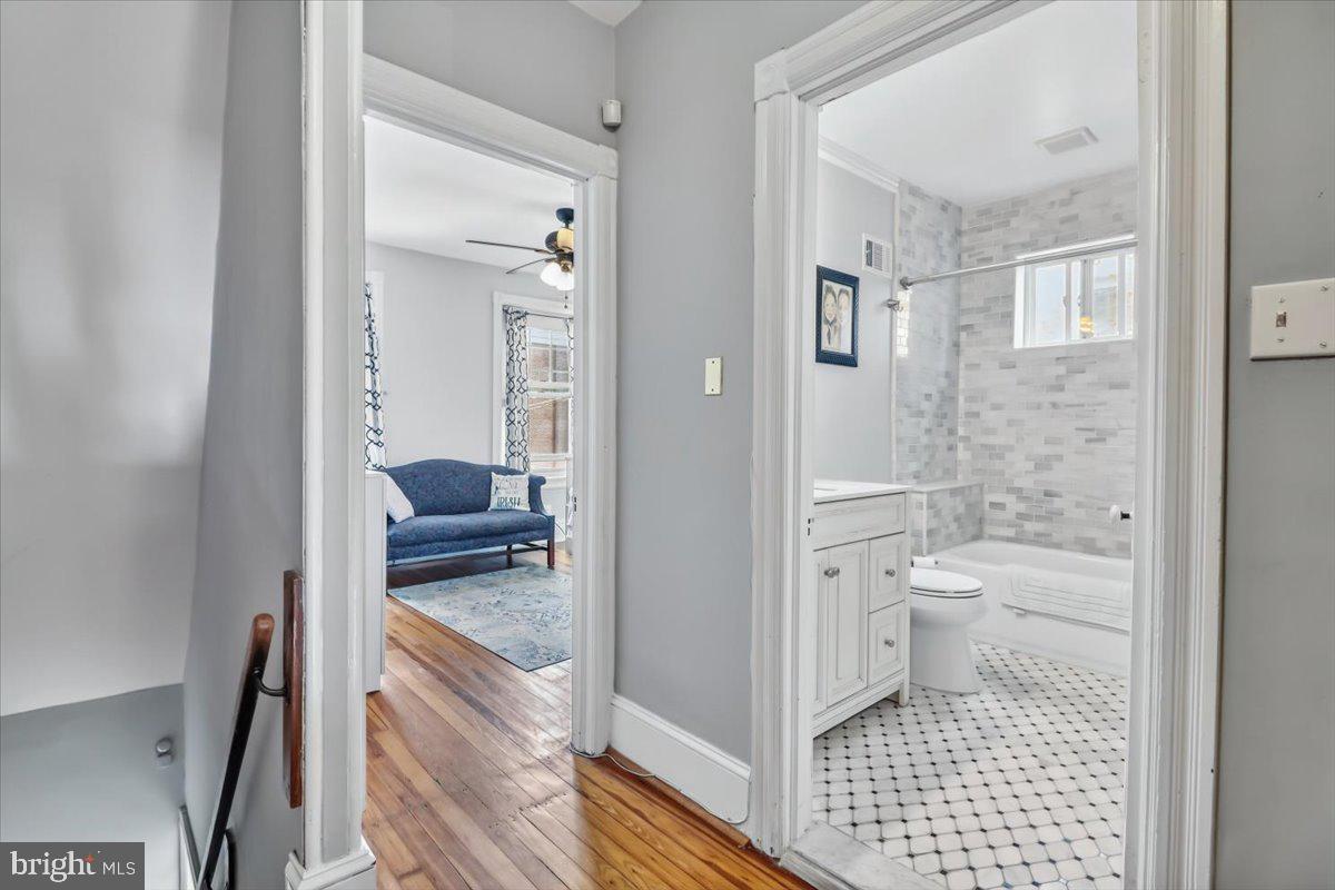 CHESTNUT HILL - Residential