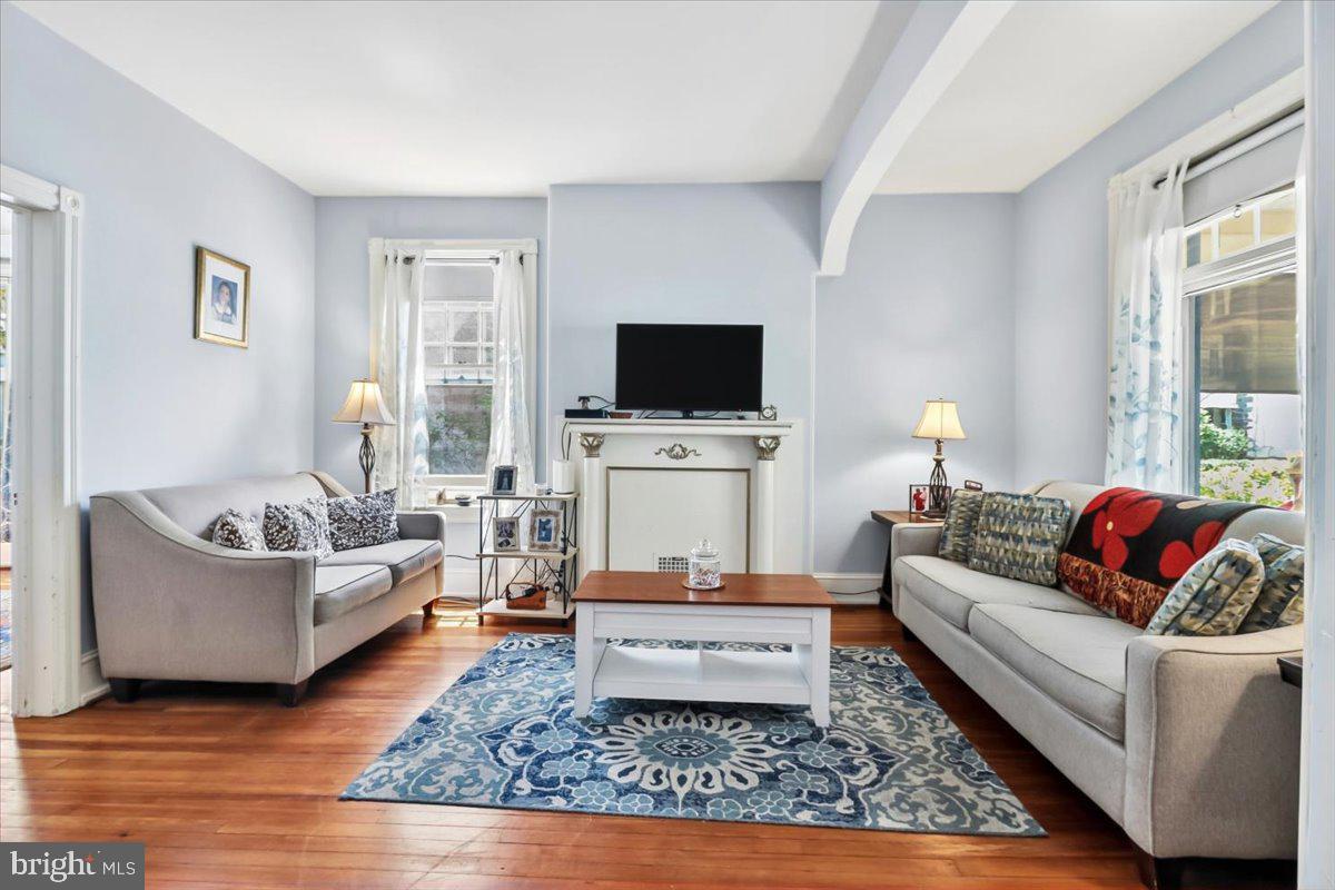 CHESTNUT HILL - Residential