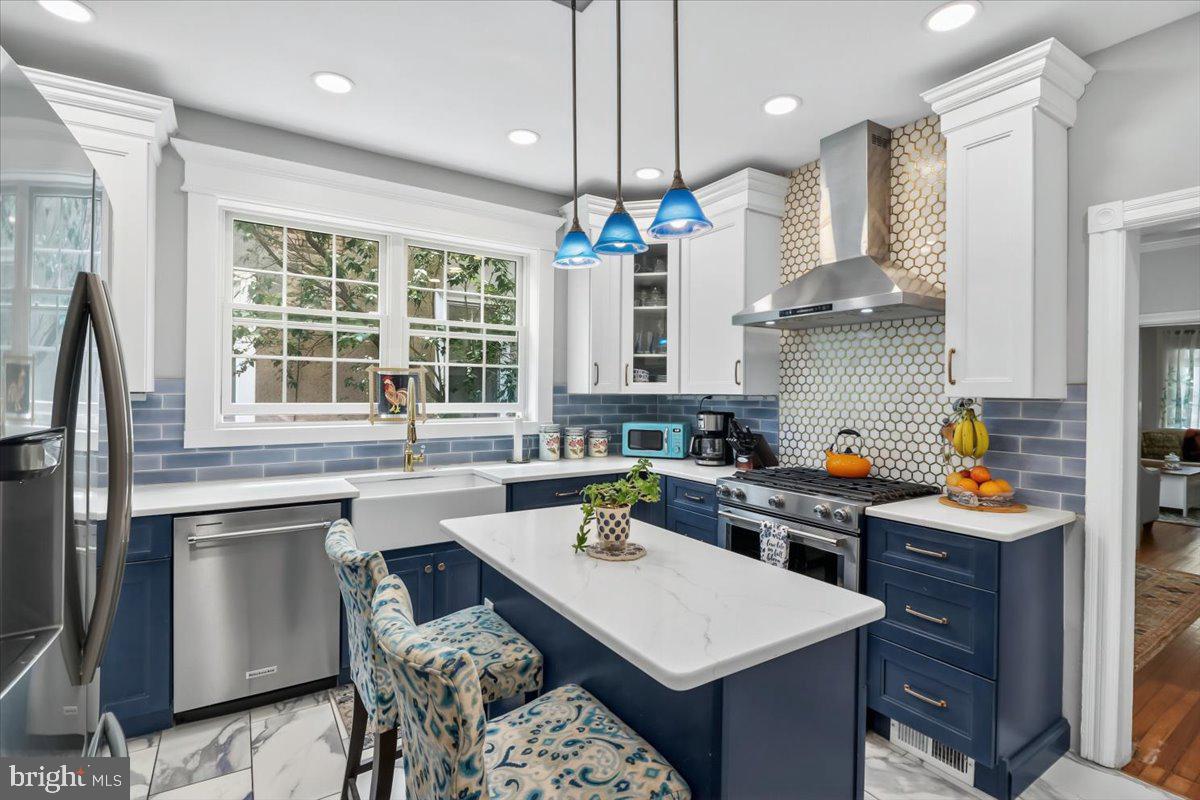 CHESTNUT HILL - Residential