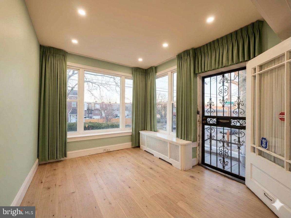 WEST OAK LANE - Residential