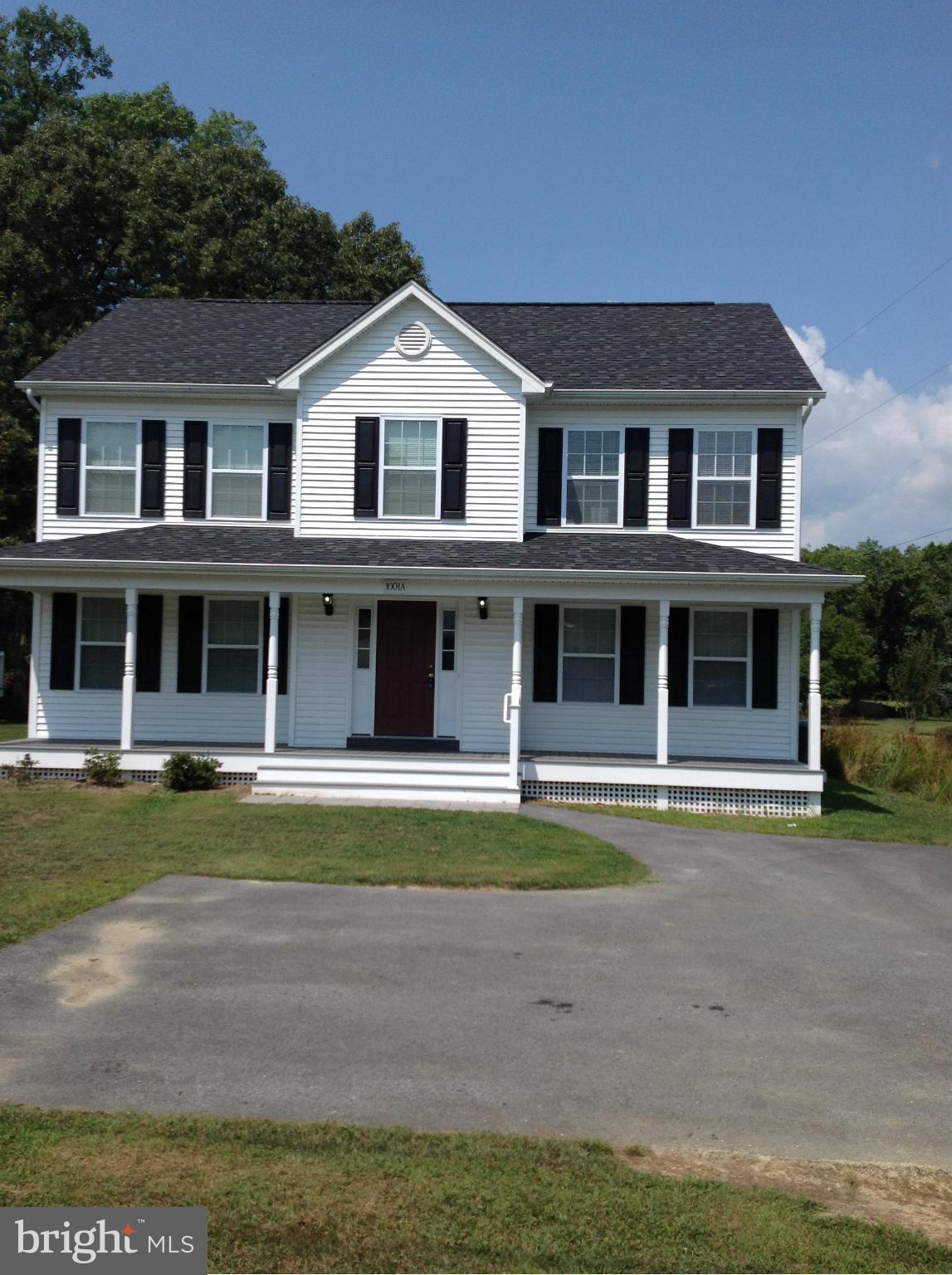Beautiful home in the heart of La Plata. Close to shopping and restaurants.  This home features a large living room, formal dining room, eat in kitchen, nice flat yard for entertaining along with a deck and front porch.
