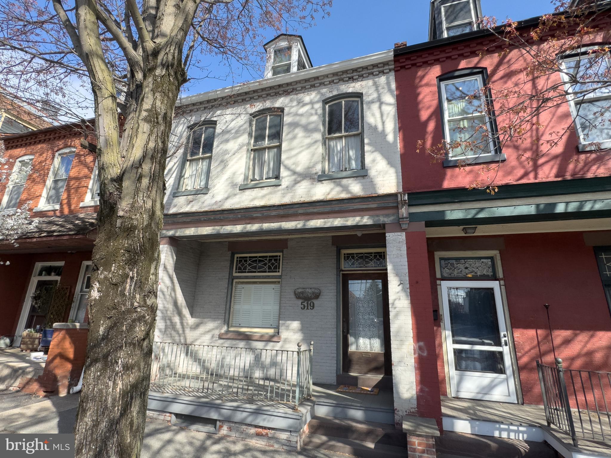 CHESTNUT HILL - Residential
