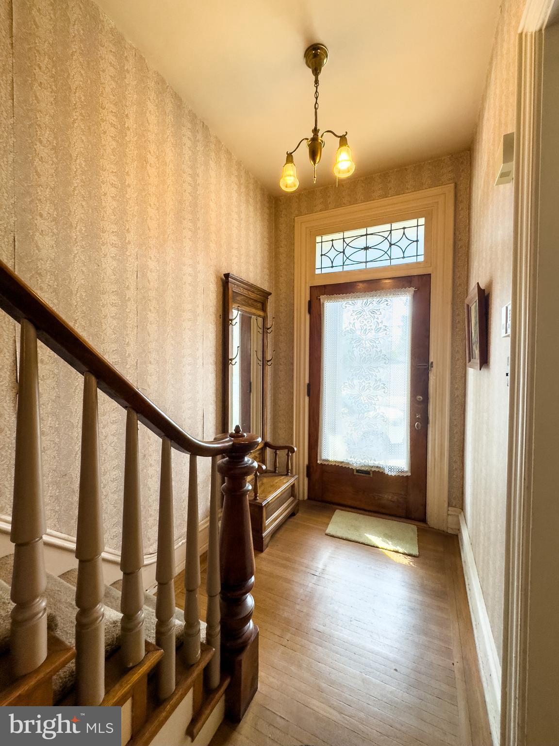 CHESTNUT HILL - Residential