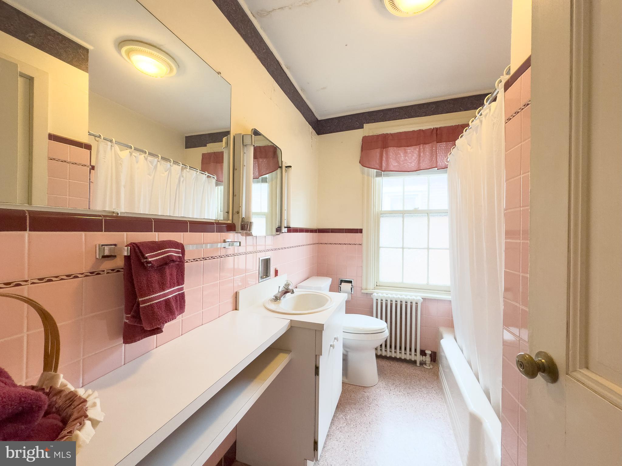 CHESTNUT HILL - Residential