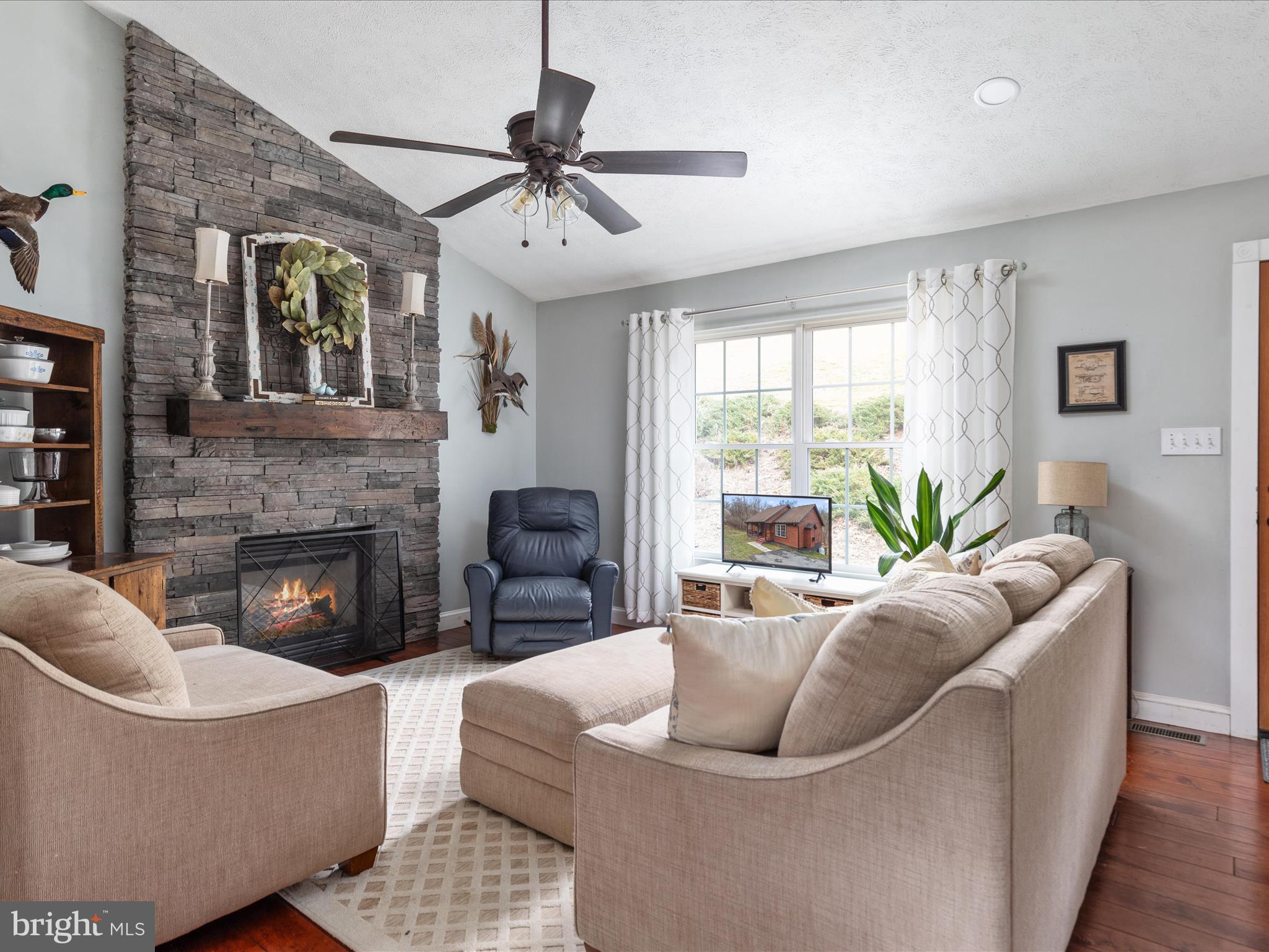 APPLE MT LAKE - Residential