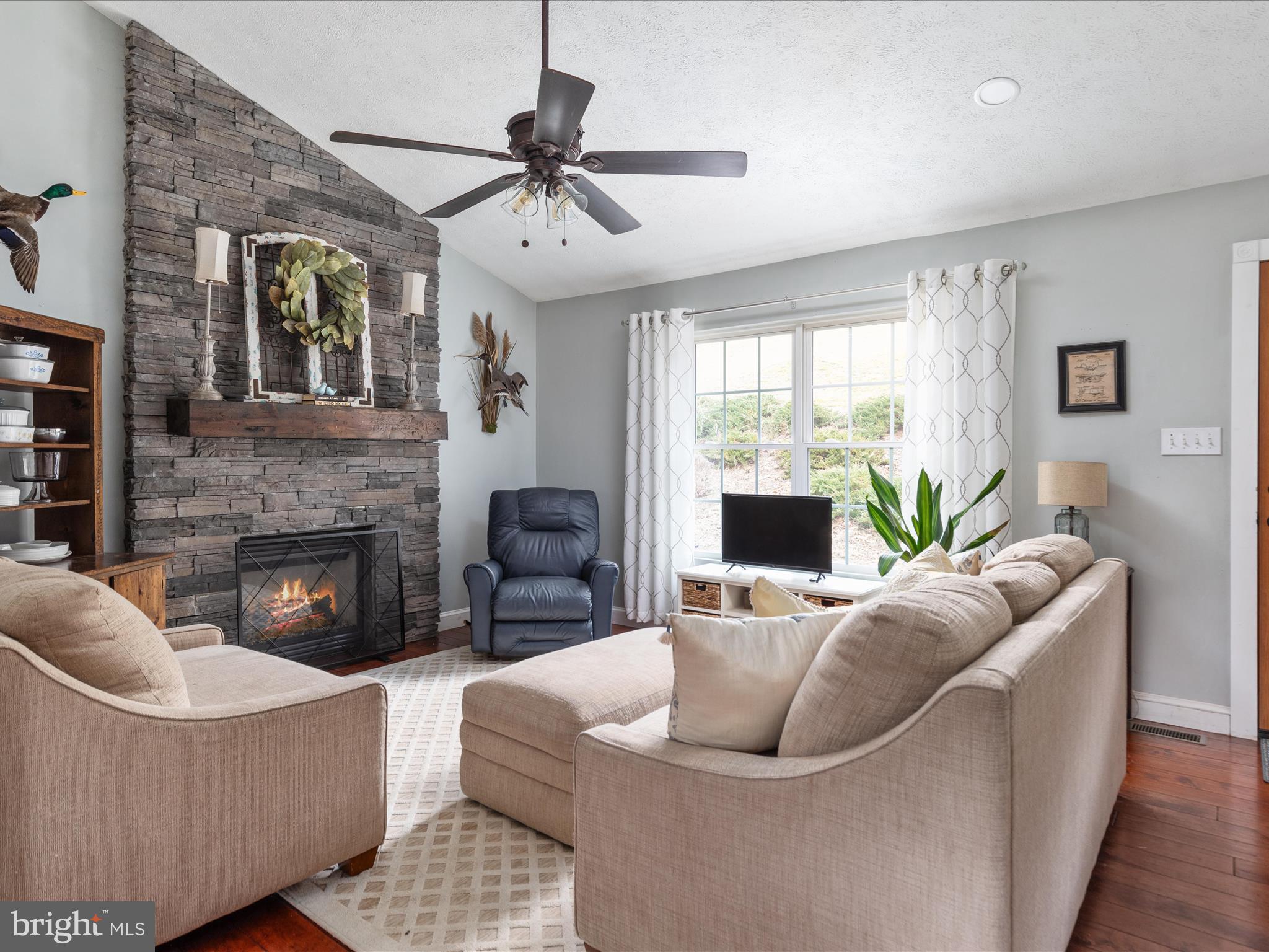 APPLE MT LAKE - Residential
