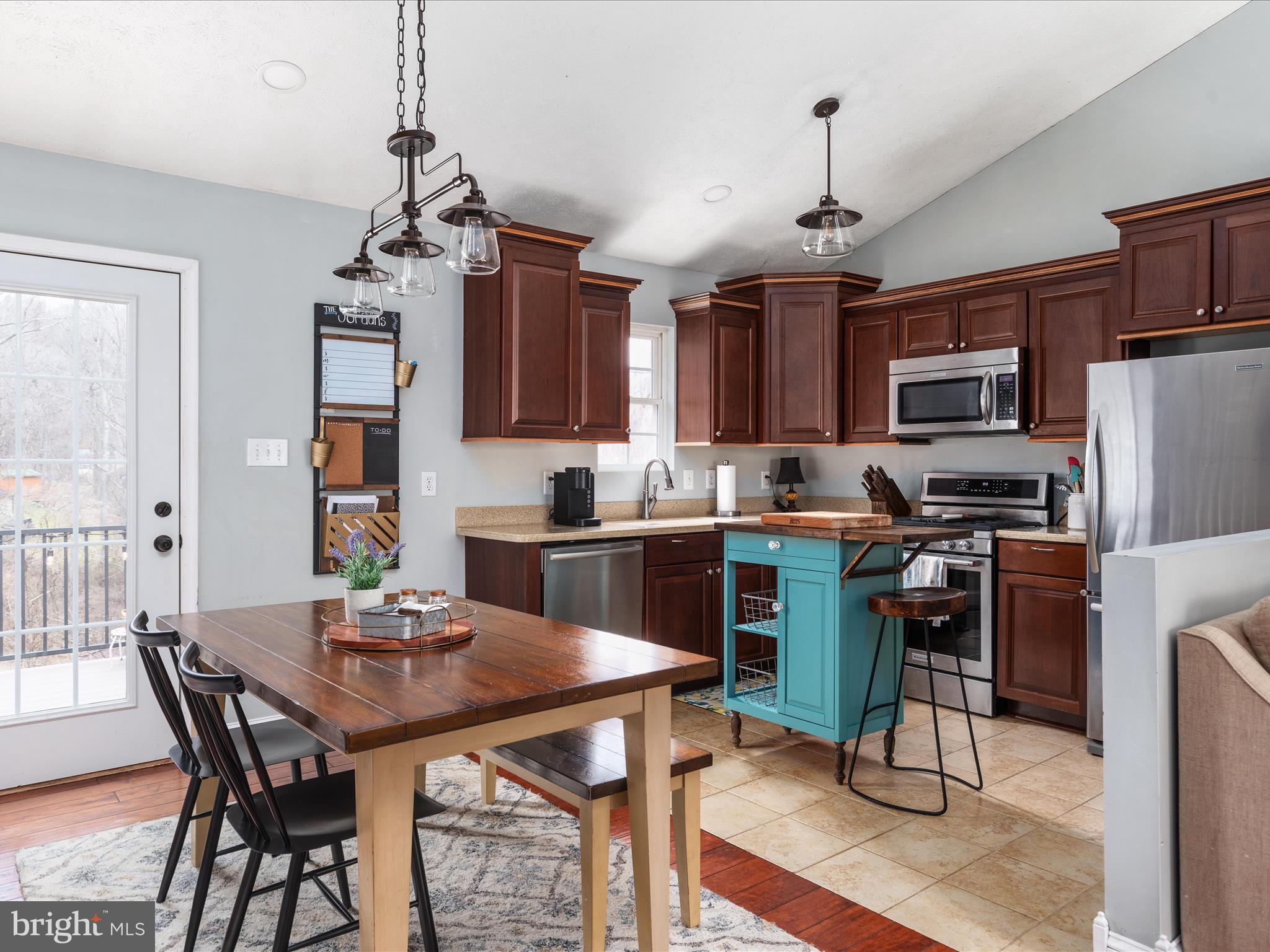 APPLE MT LAKE - Residential