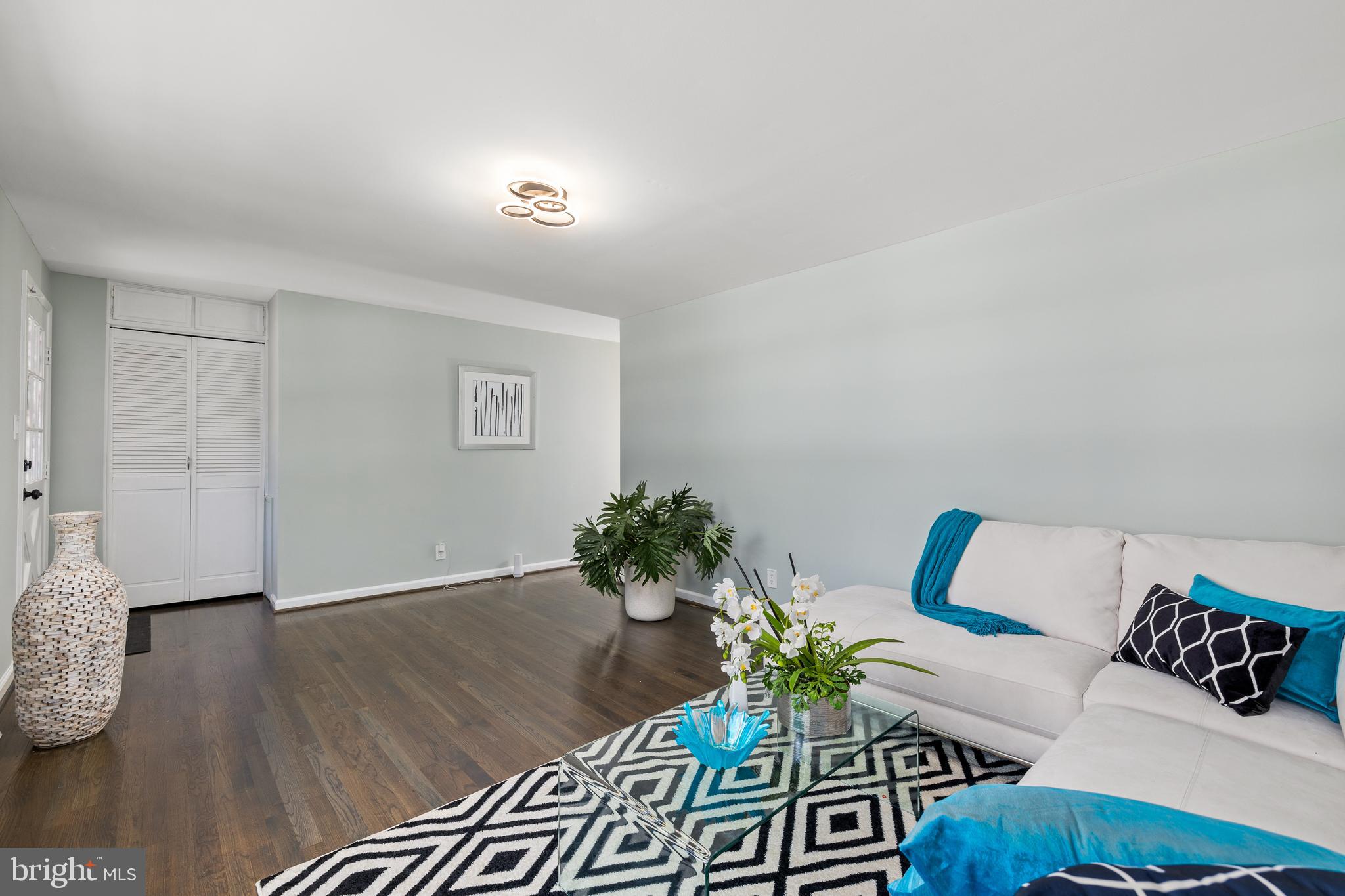 FOREST KNOLLS - Residential