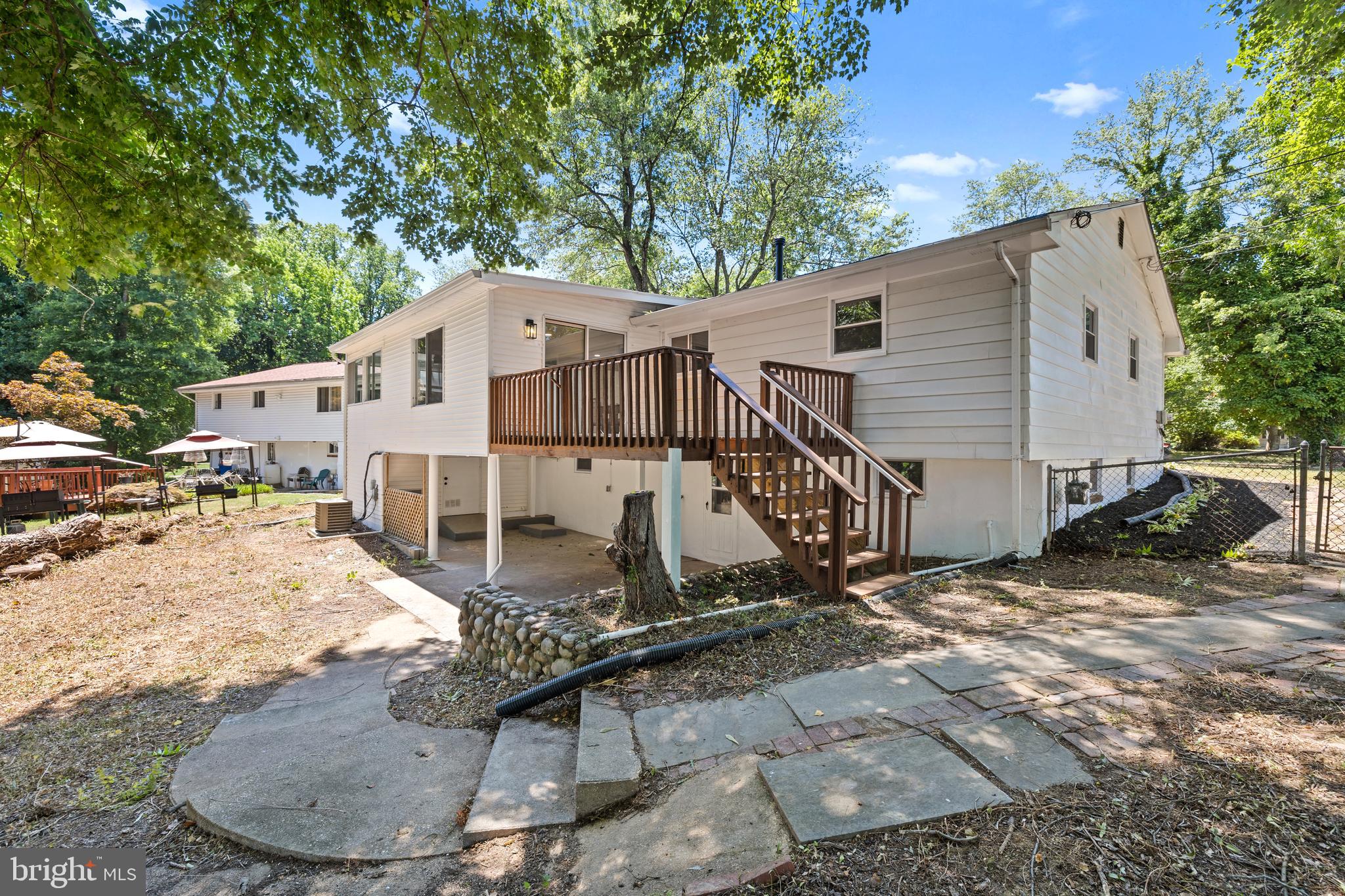 FOREST KNOLLS - Residential