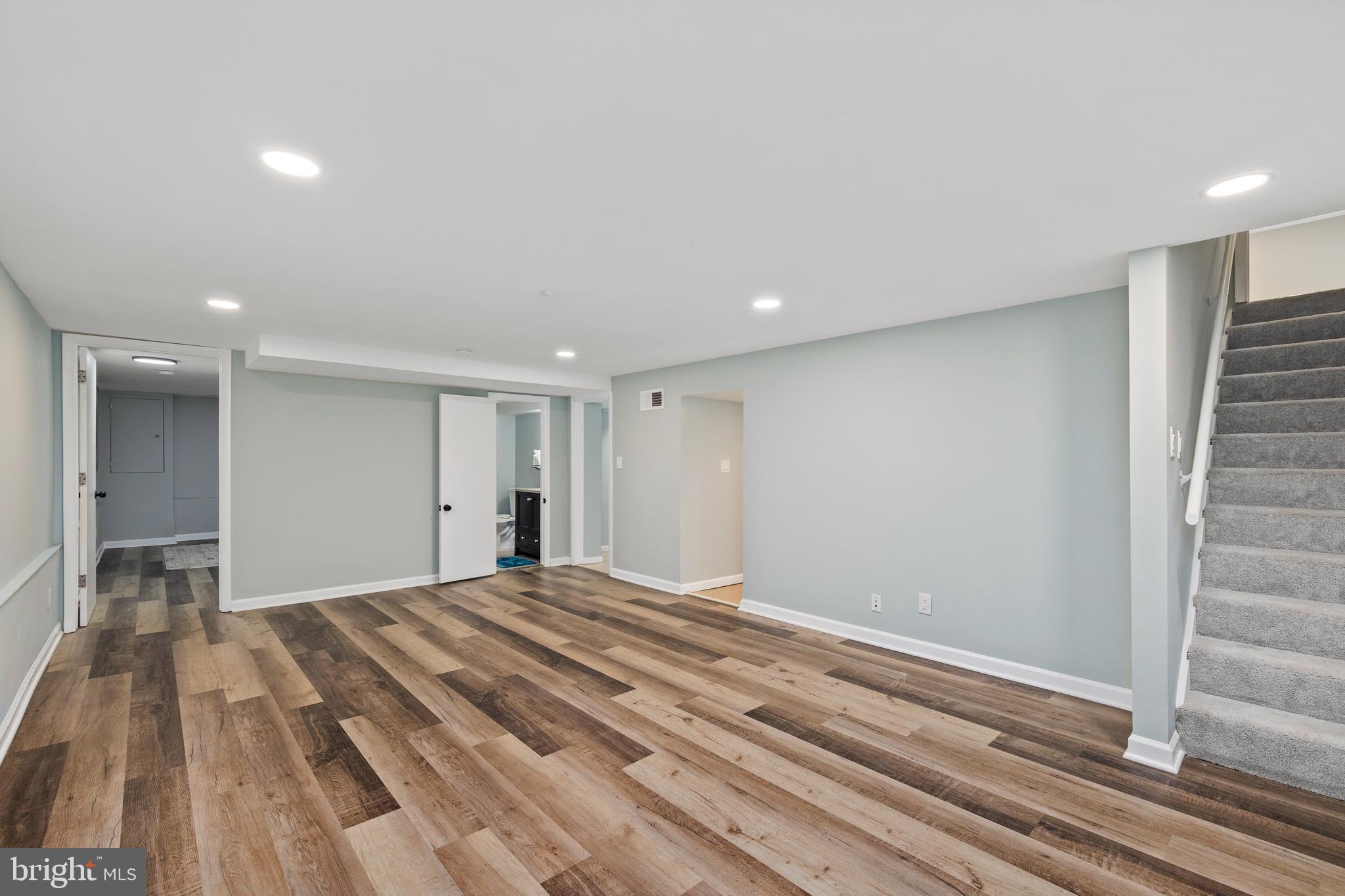 FOREST KNOLLS - Residential