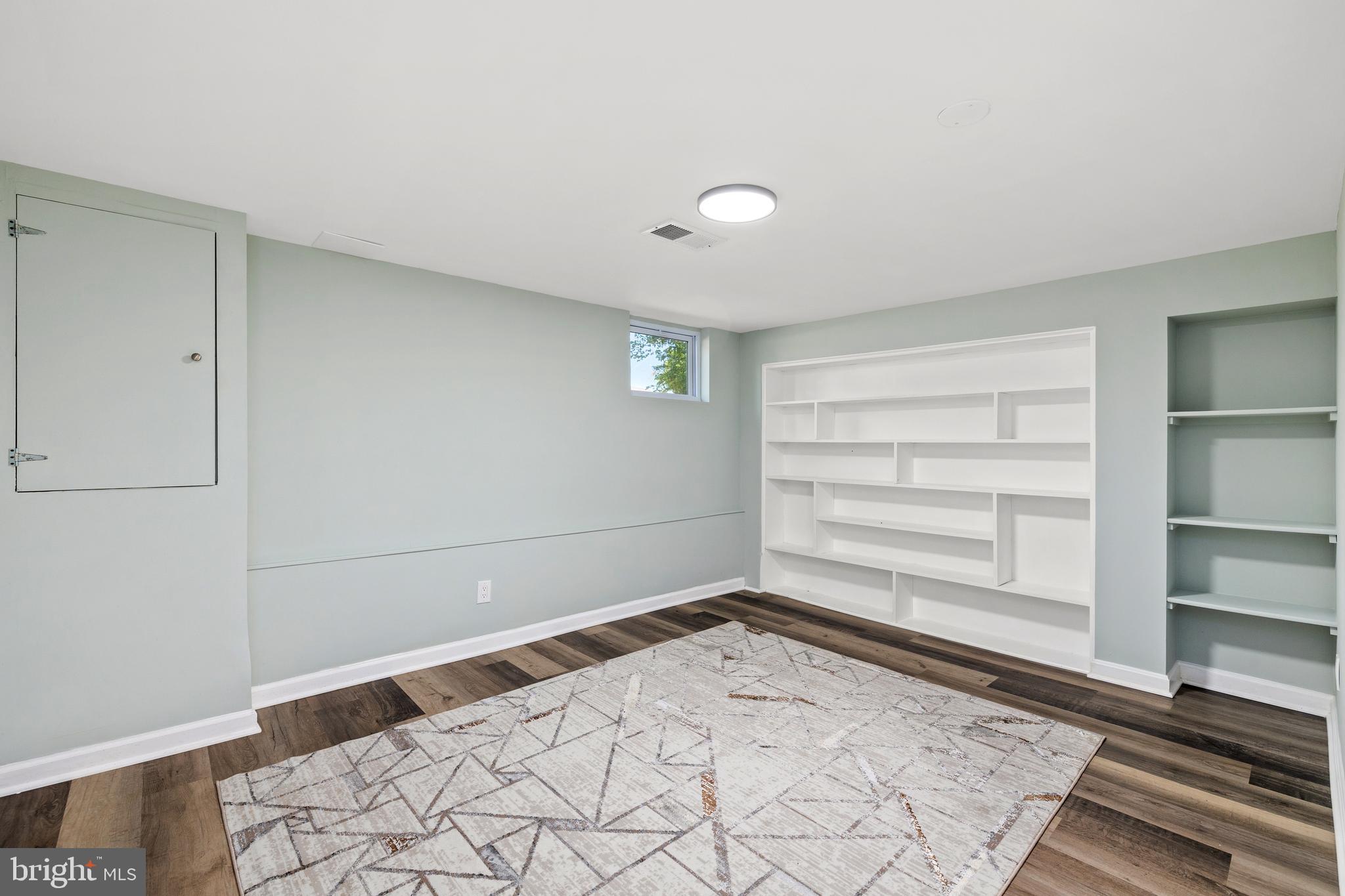 FOREST KNOLLS - Residential