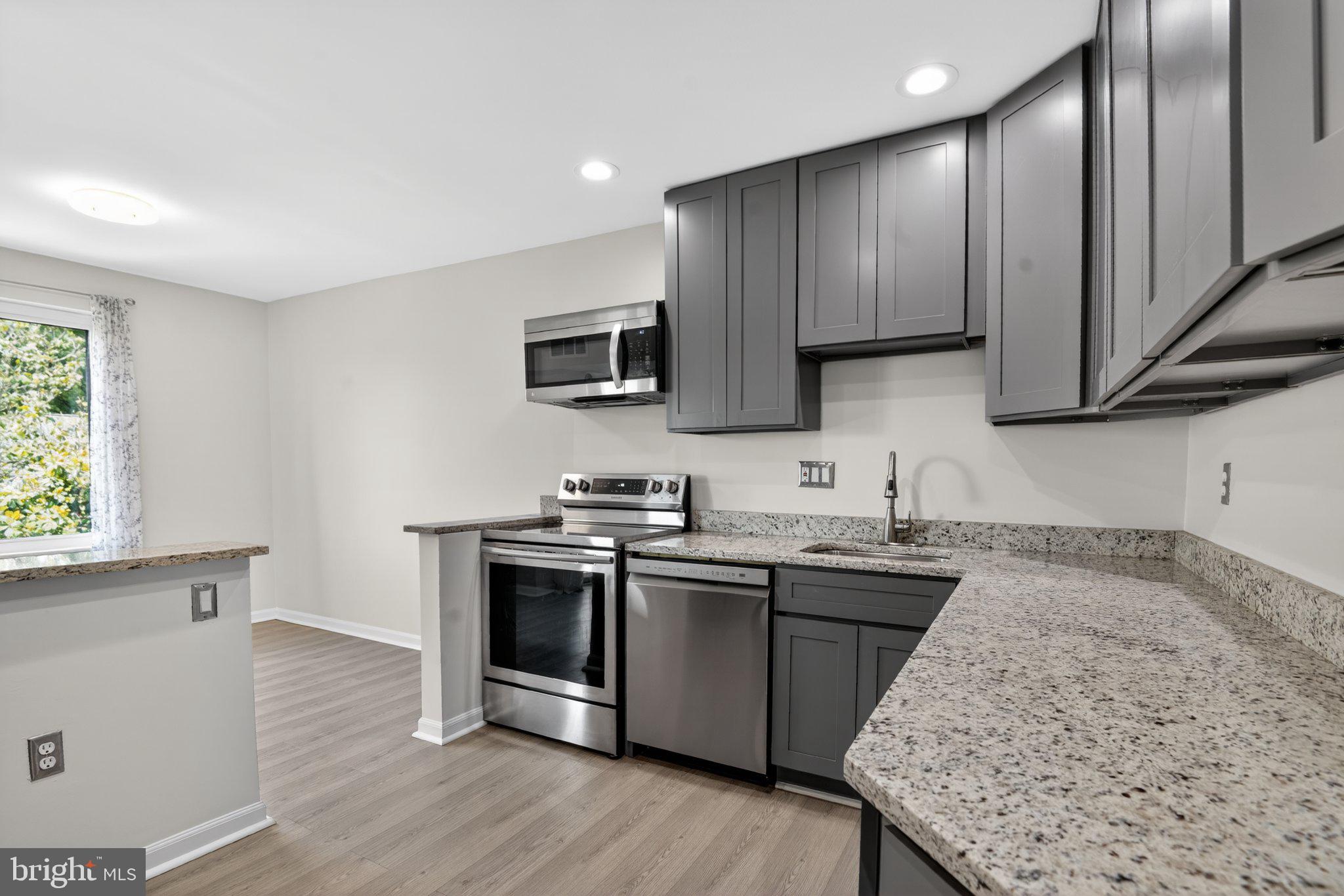 HAWTHORNE VILLAGE - Residential