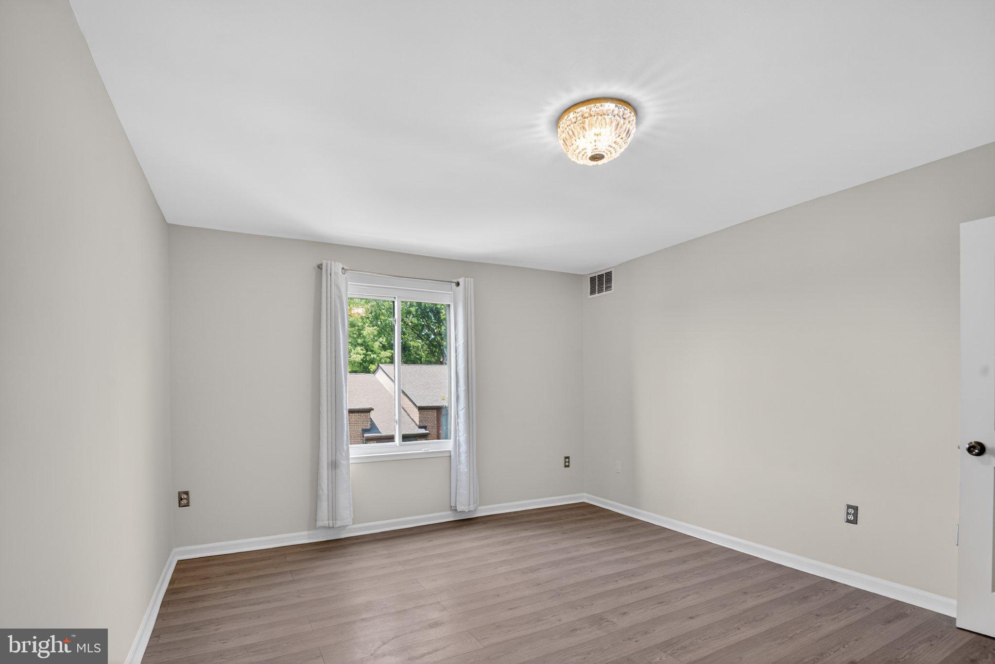 HAWTHORNE VILLAGE - Residential
