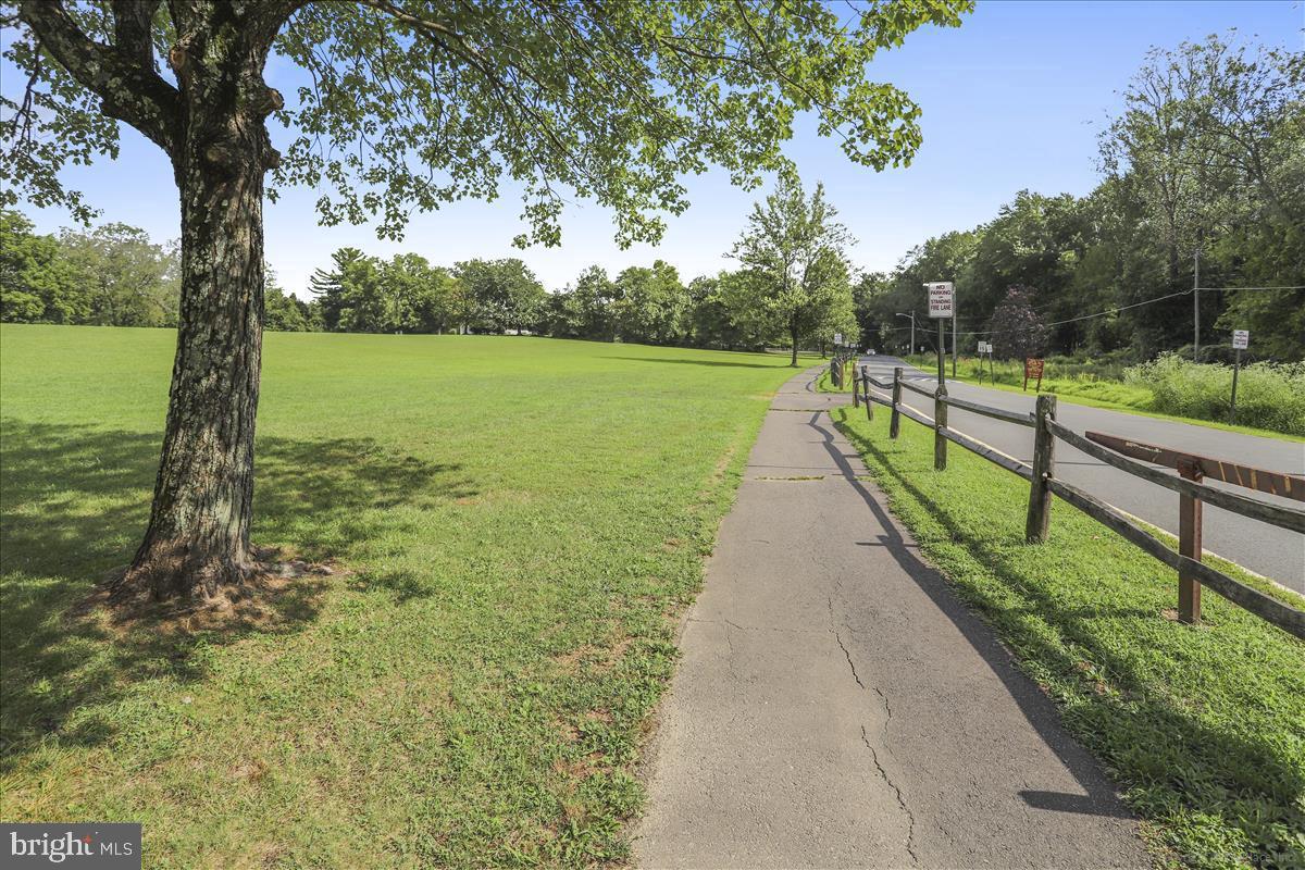 HAWTHORNE VILLAGE - Residential