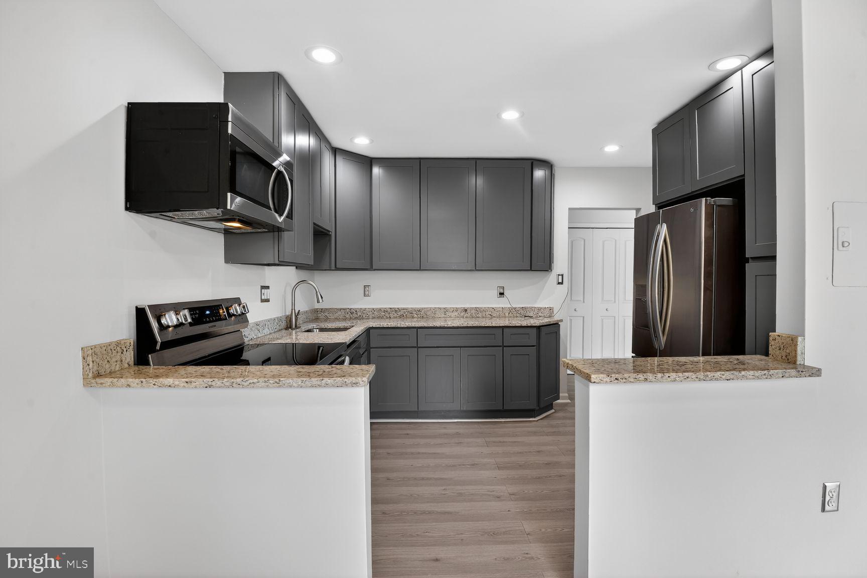 HAWTHORNE VILLAGE - Residential