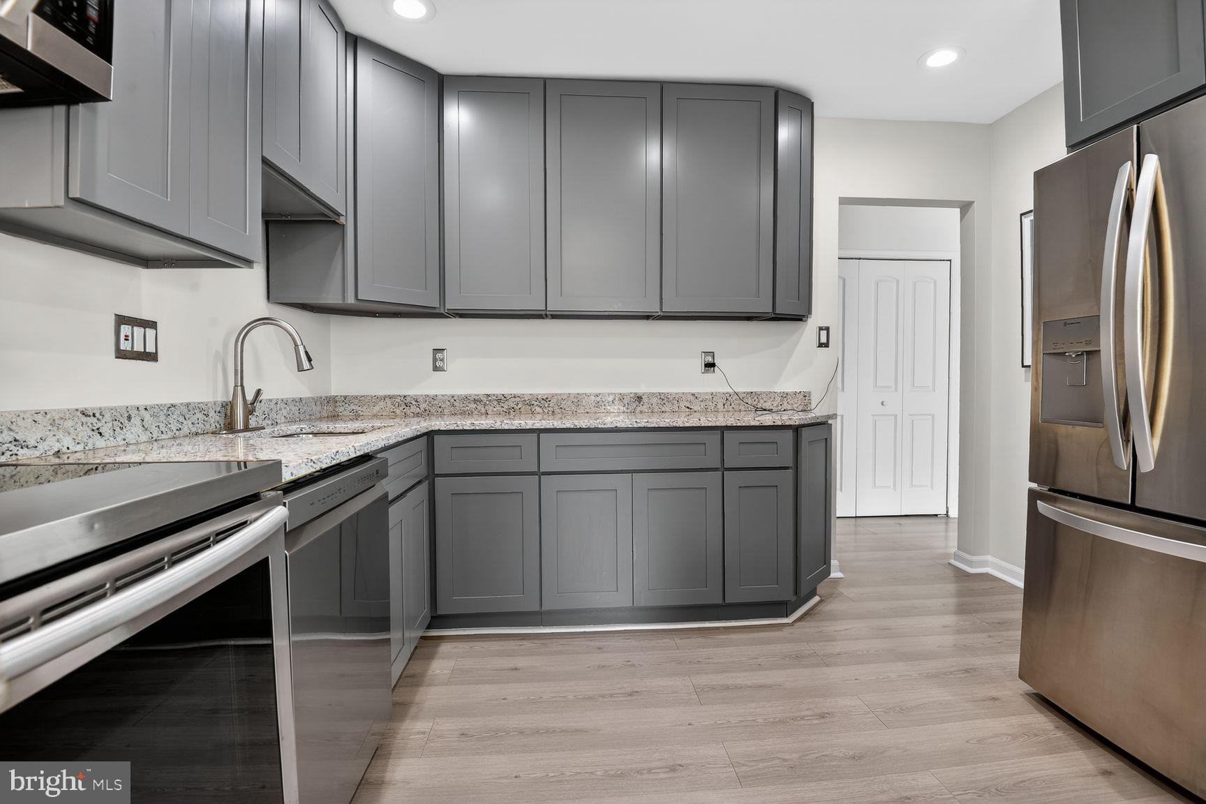 HAWTHORNE VILLAGE - Residential