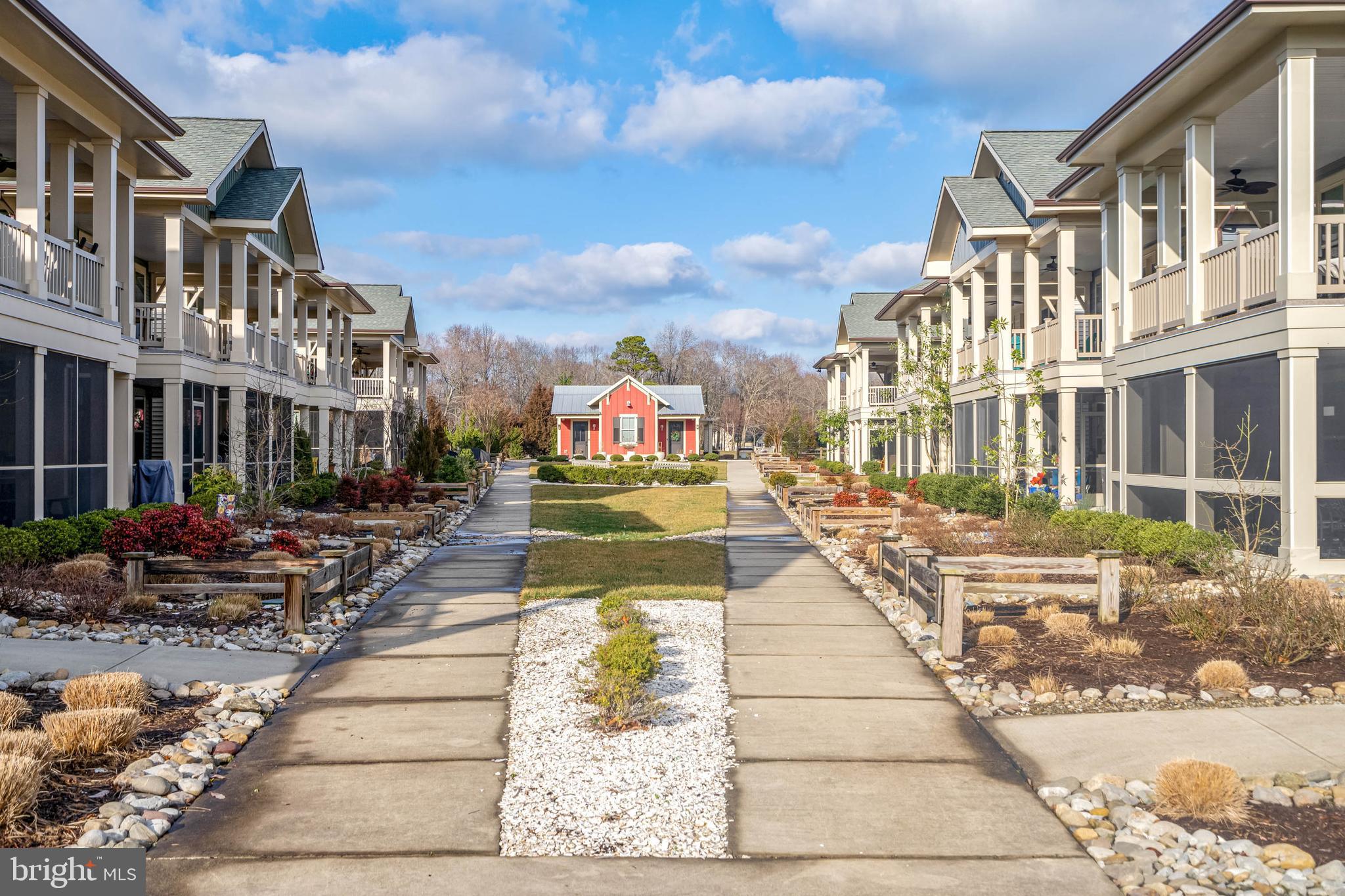 BAY FOREST CLUB - Residential