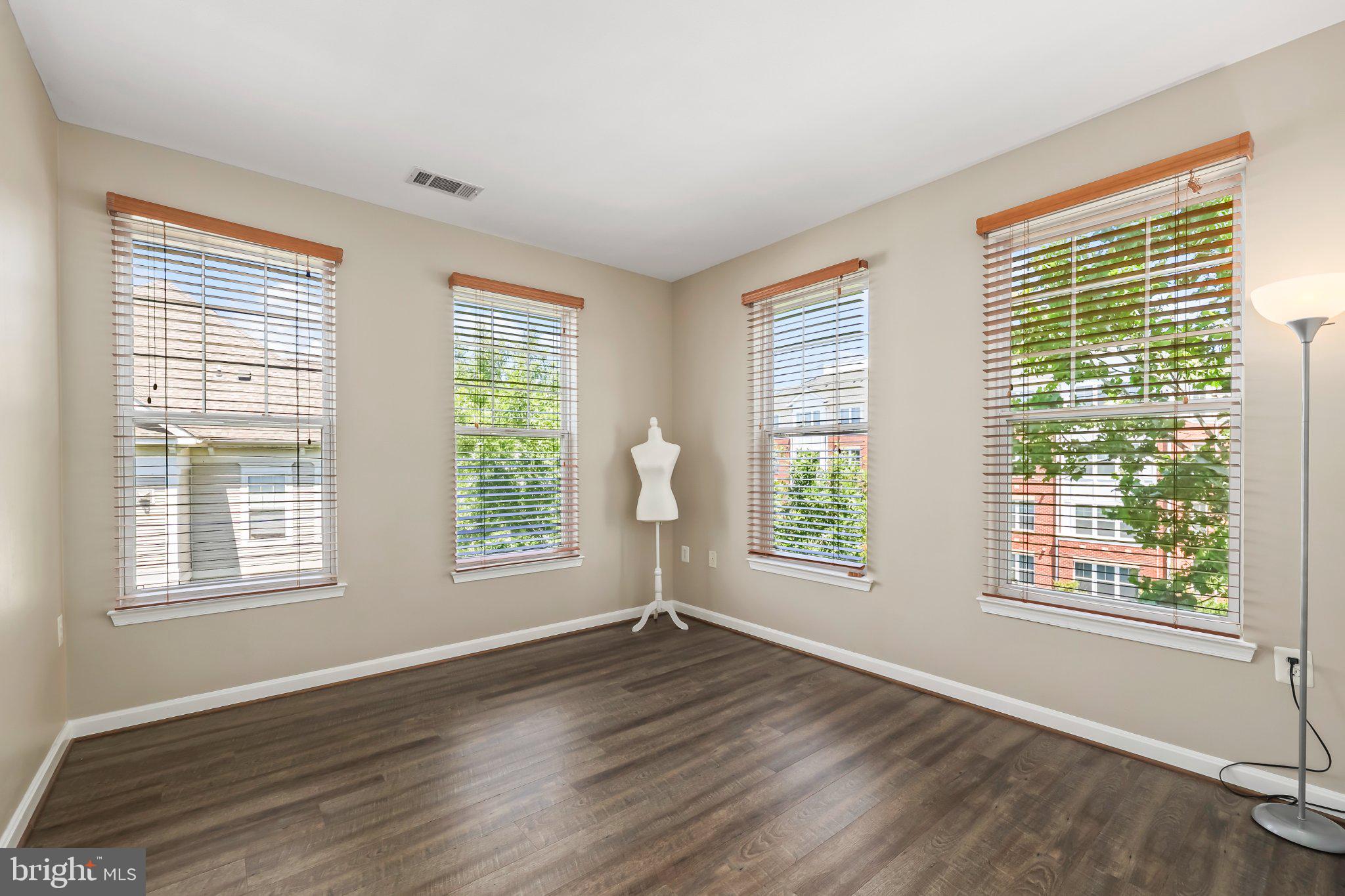 FAIRFAX RIDGE - Residential