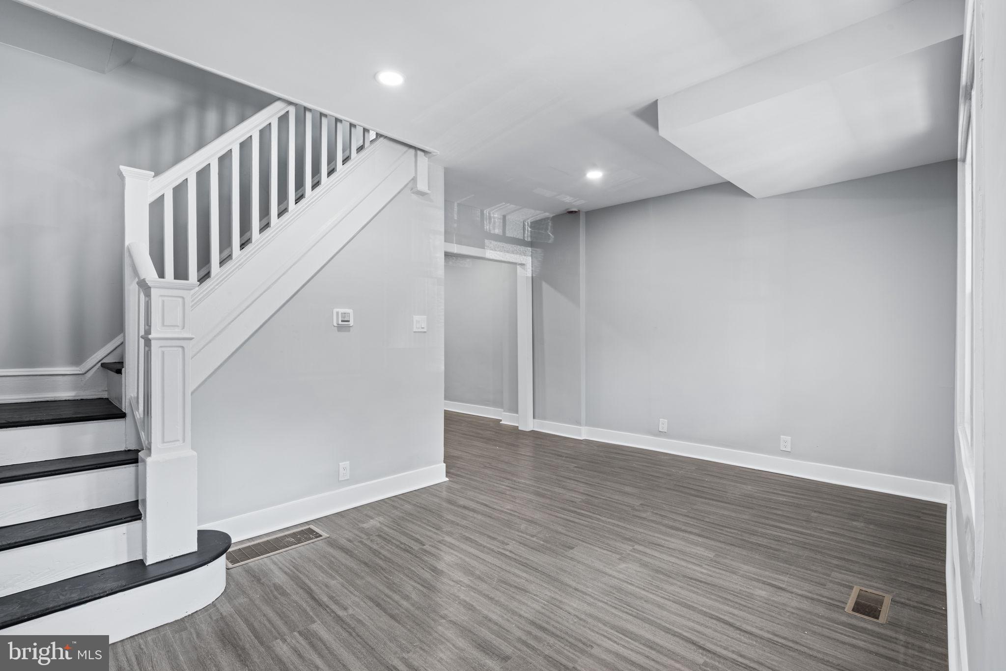 WEST OAK LANE - Residential
