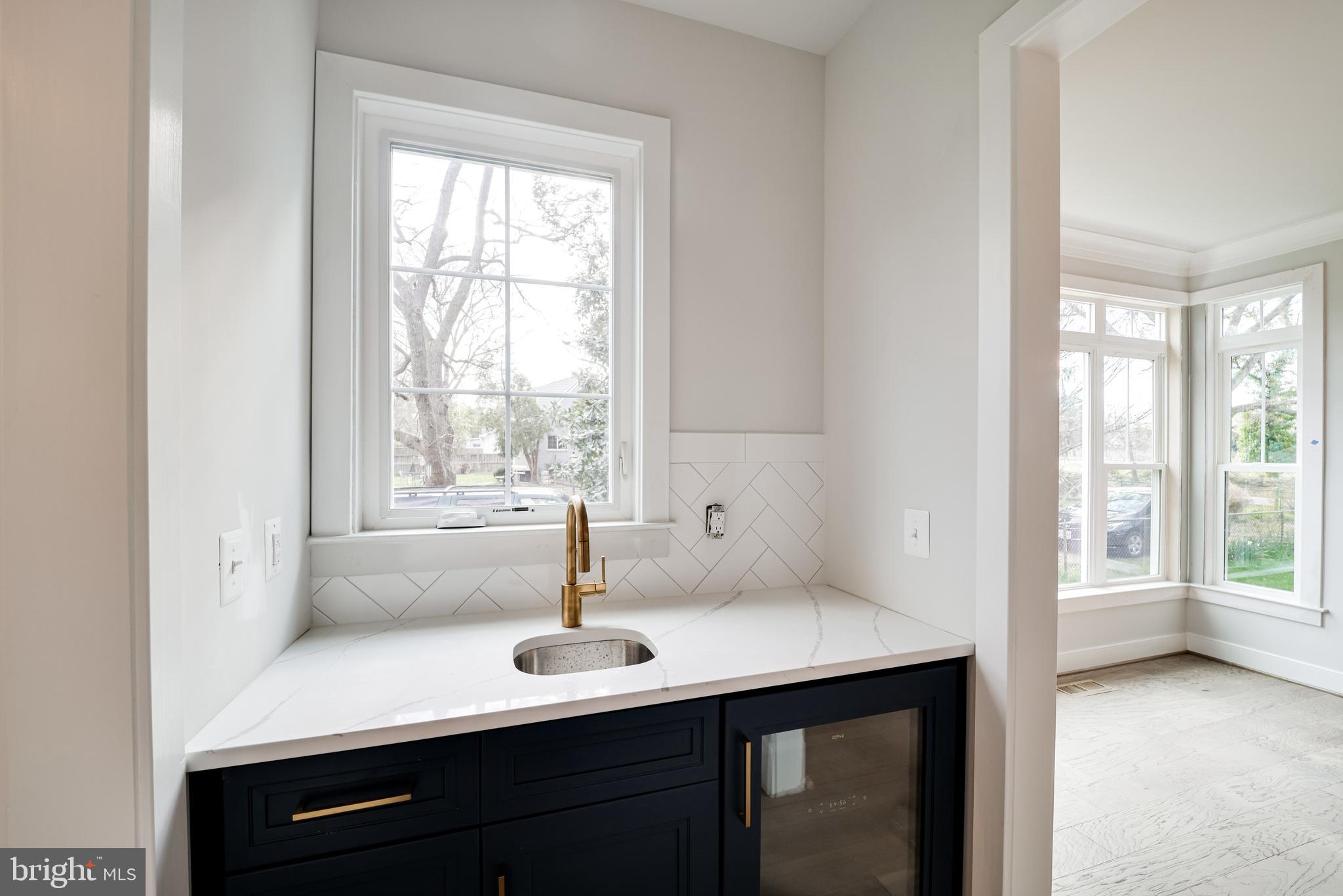COLLINGWOOD MANOR - Residential