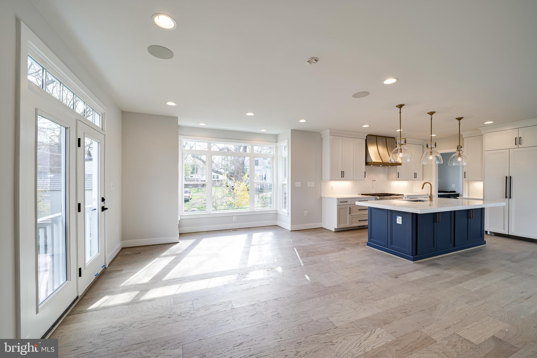 COLLINGWOOD MANOR - Residential