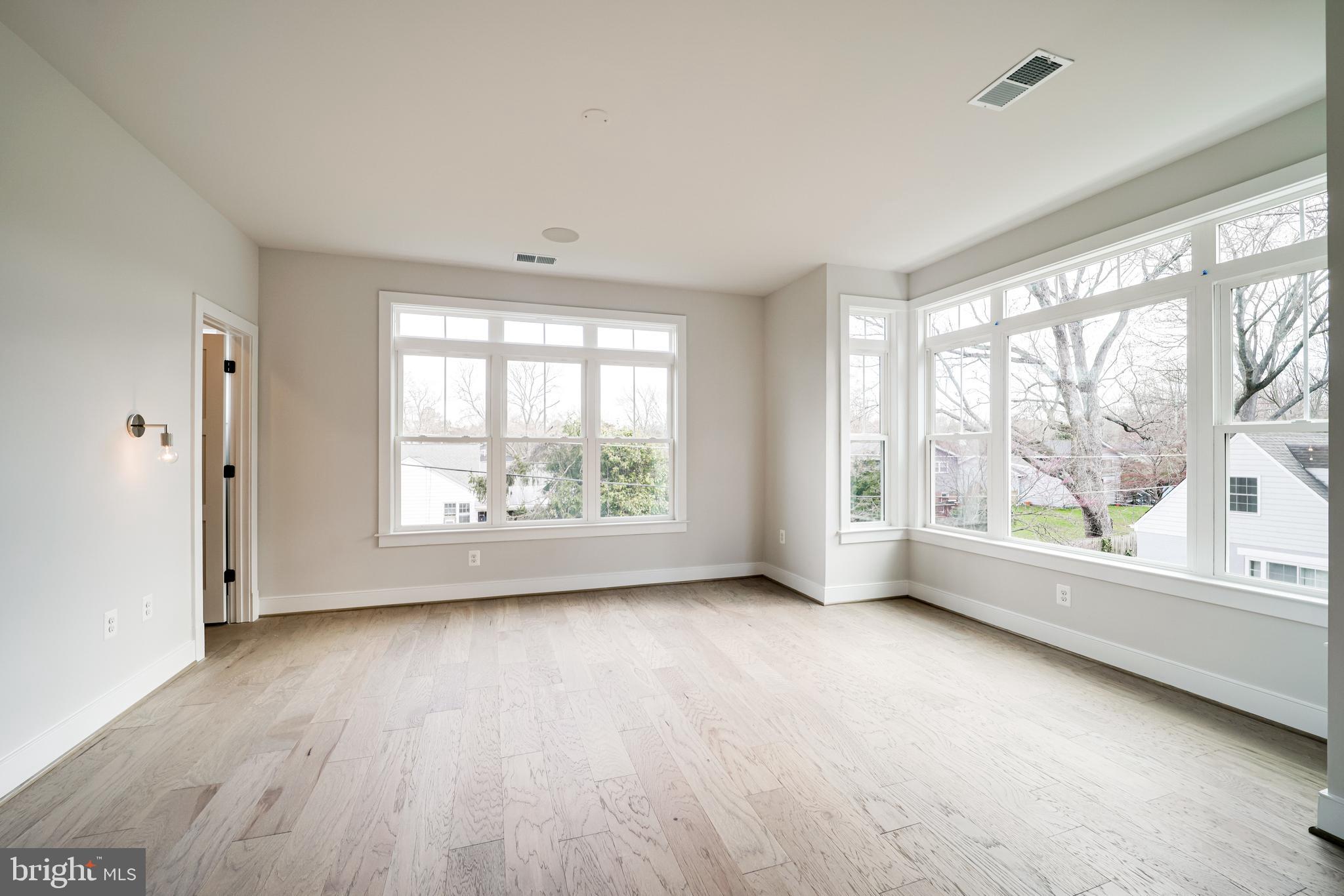 COLLINGWOOD MANOR - Residential