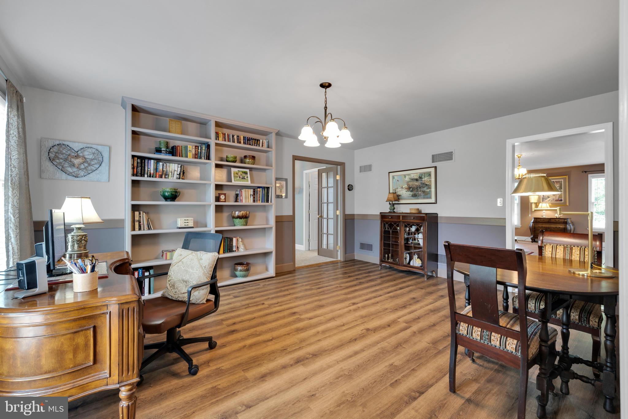 FIVE MILE HILL - Residential