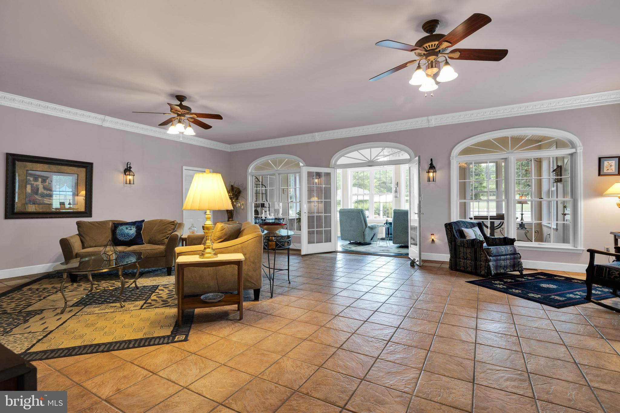 FIVE MILE HILL - Residential