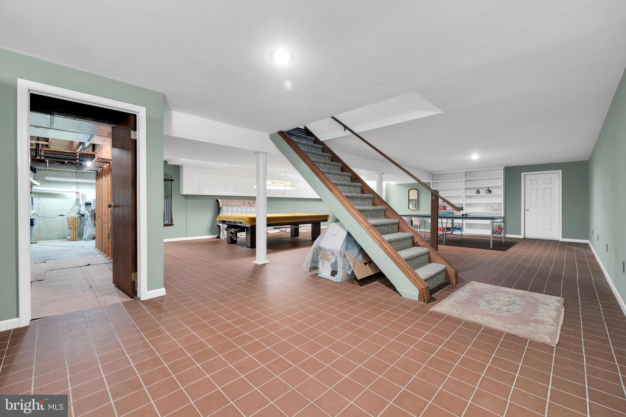 FIVE MILE HILL - Residential