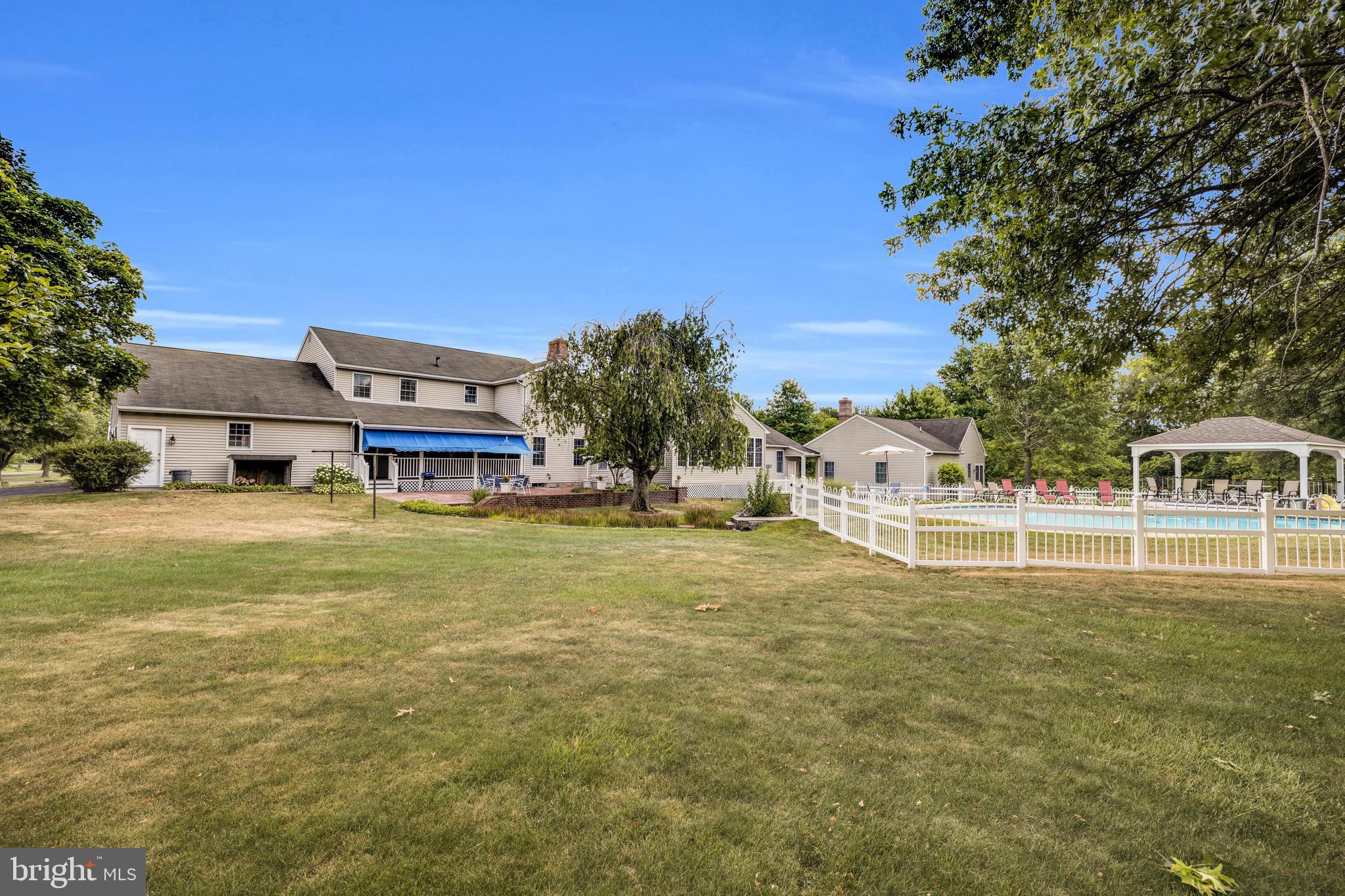 FIVE MILE HILL - Residential
