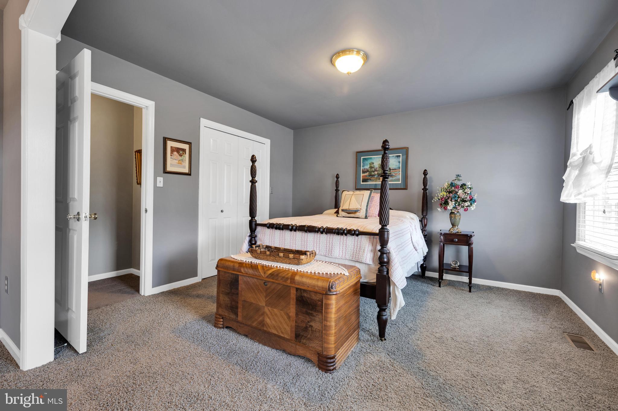 FIVE MILE HILL - Residential