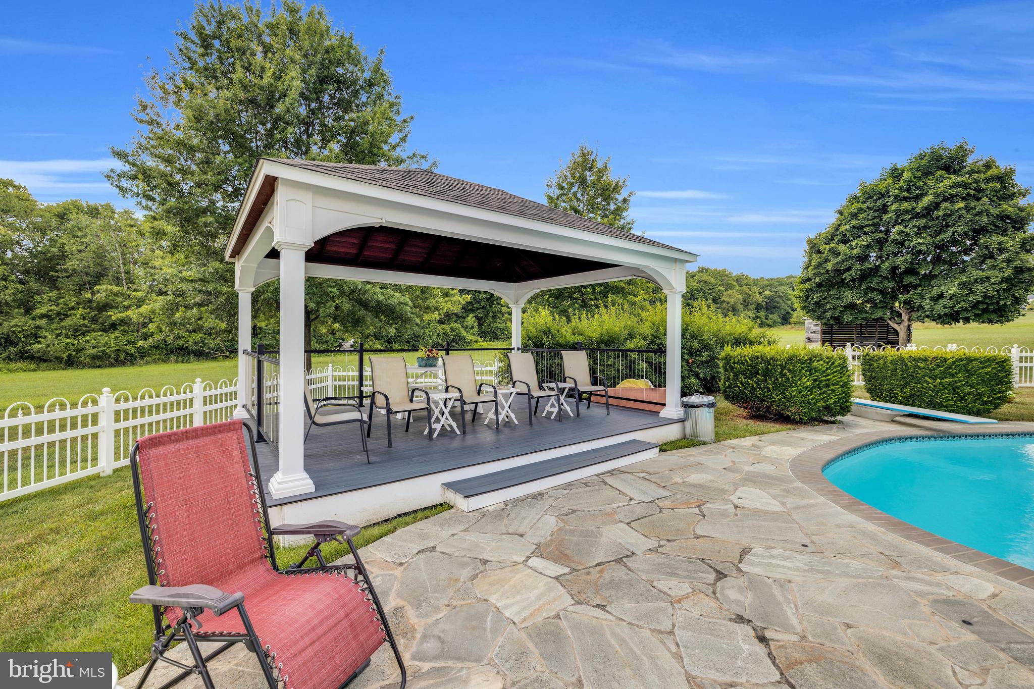 FIVE MILE HILL - Residential