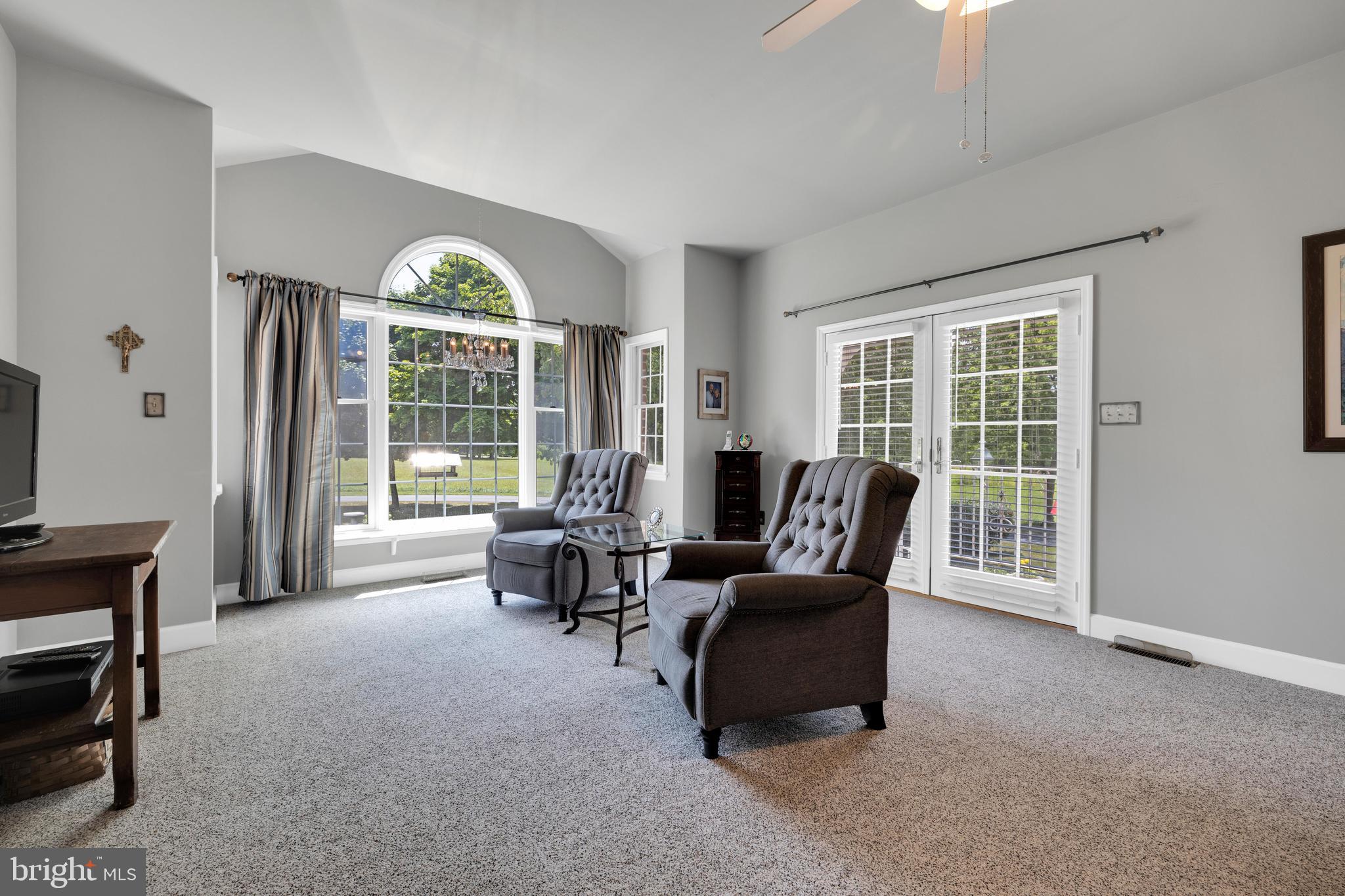 FIVE MILE HILL - Residential