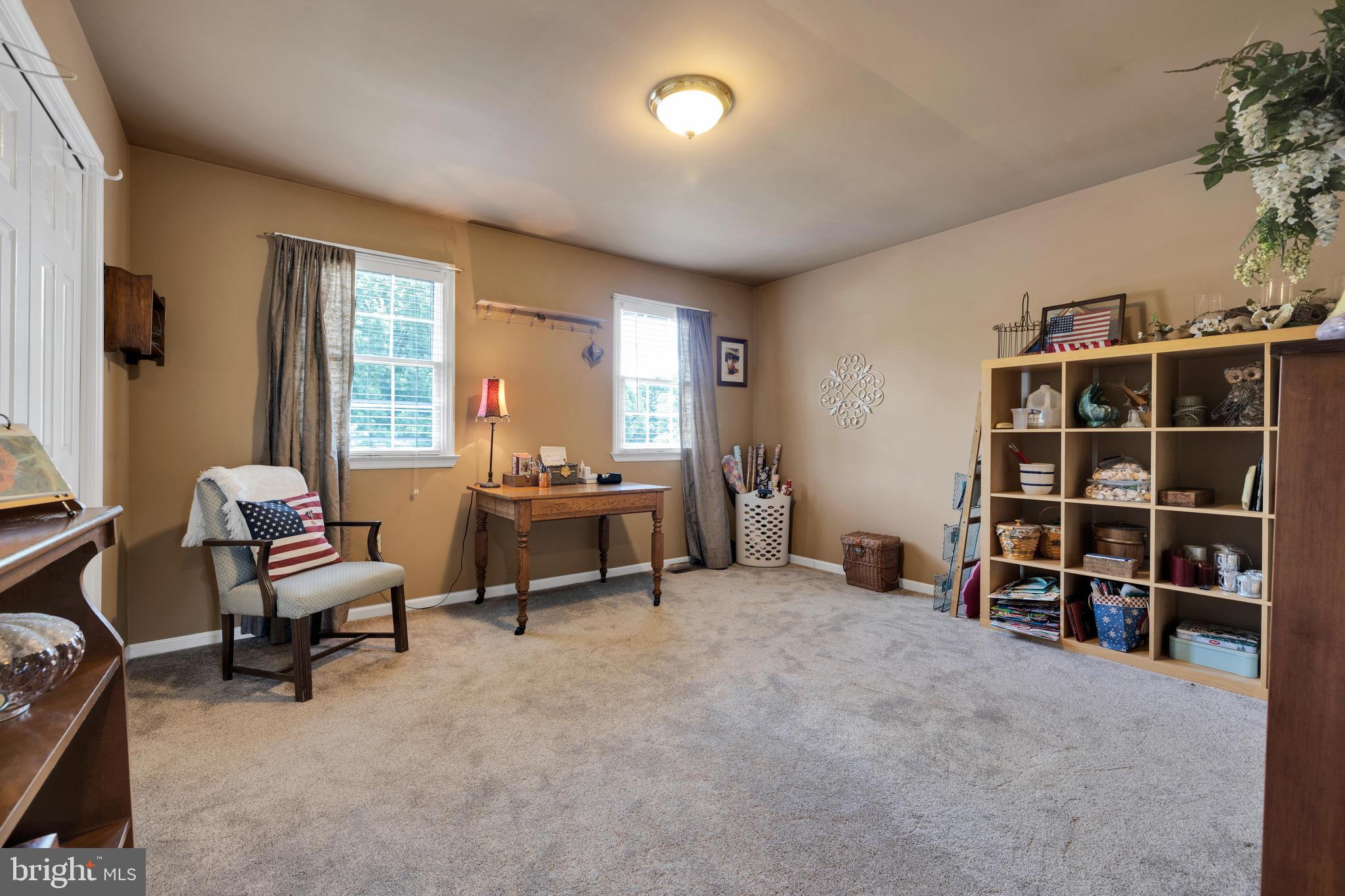 FIVE MILE HILL - Residential