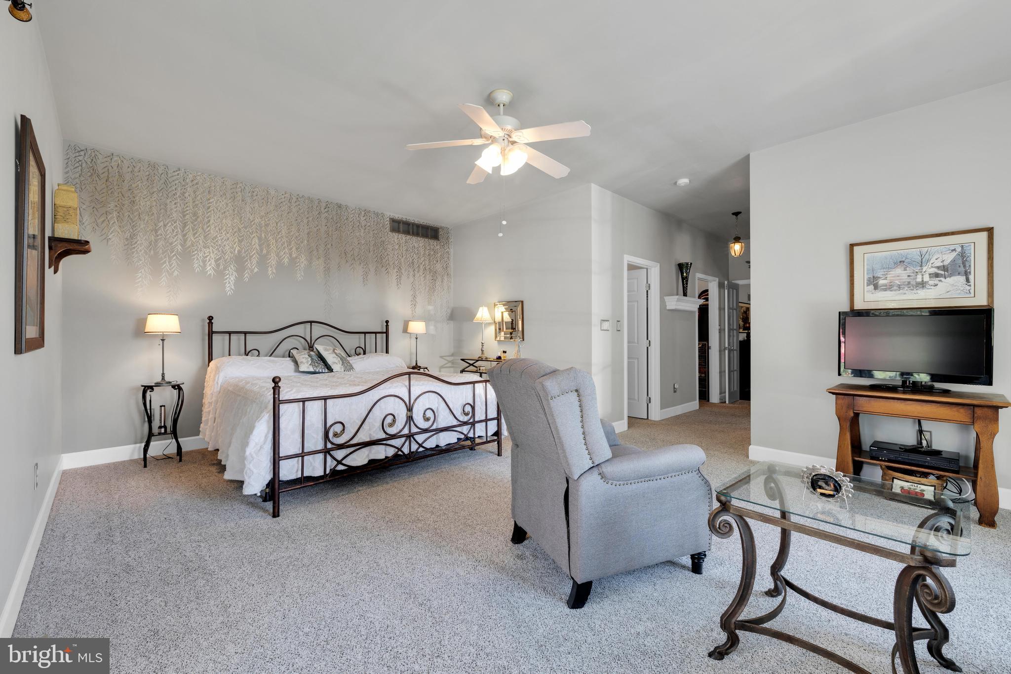 FIVE MILE HILL - Residential