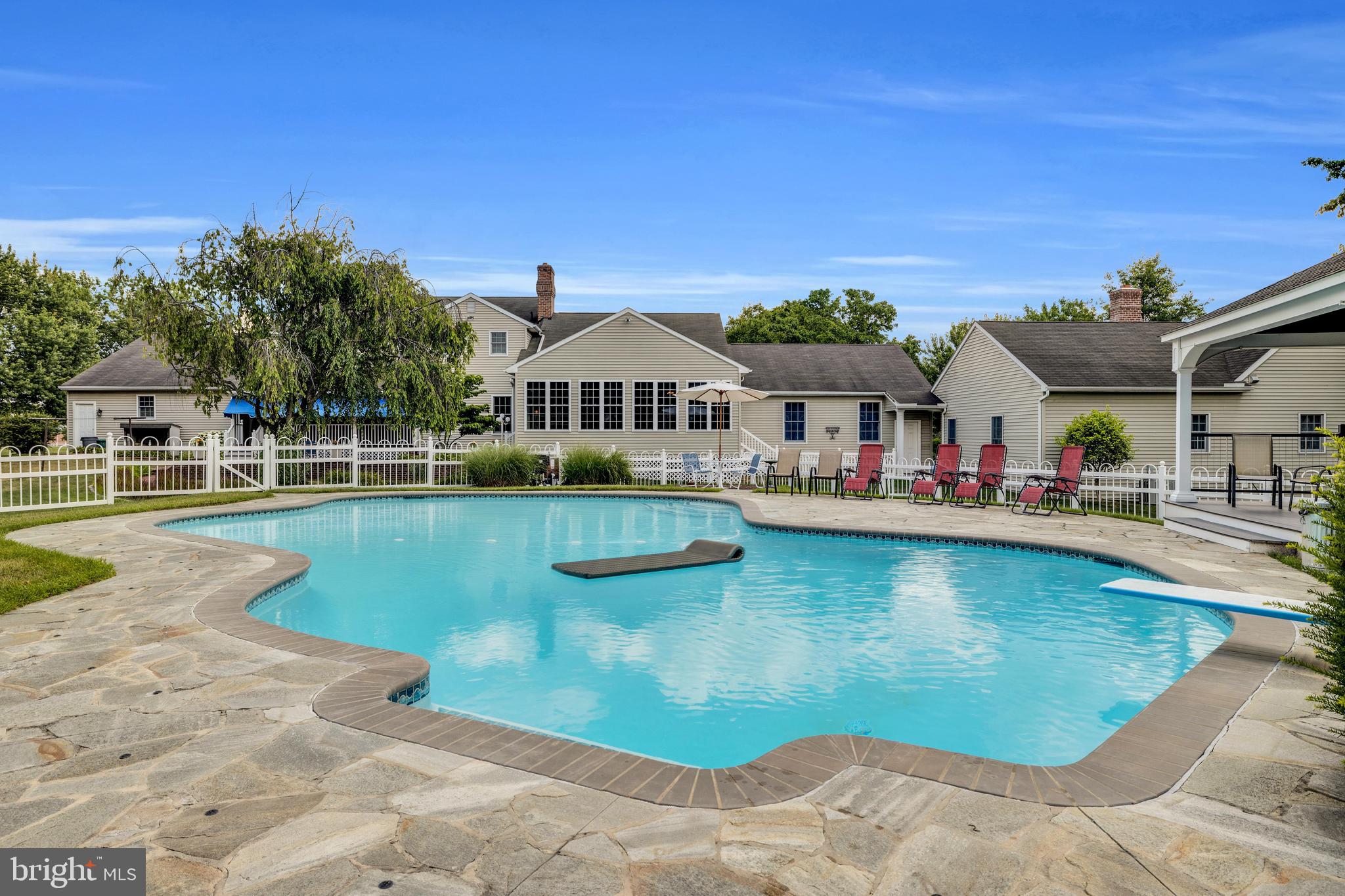 FIVE MILE HILL - Residential