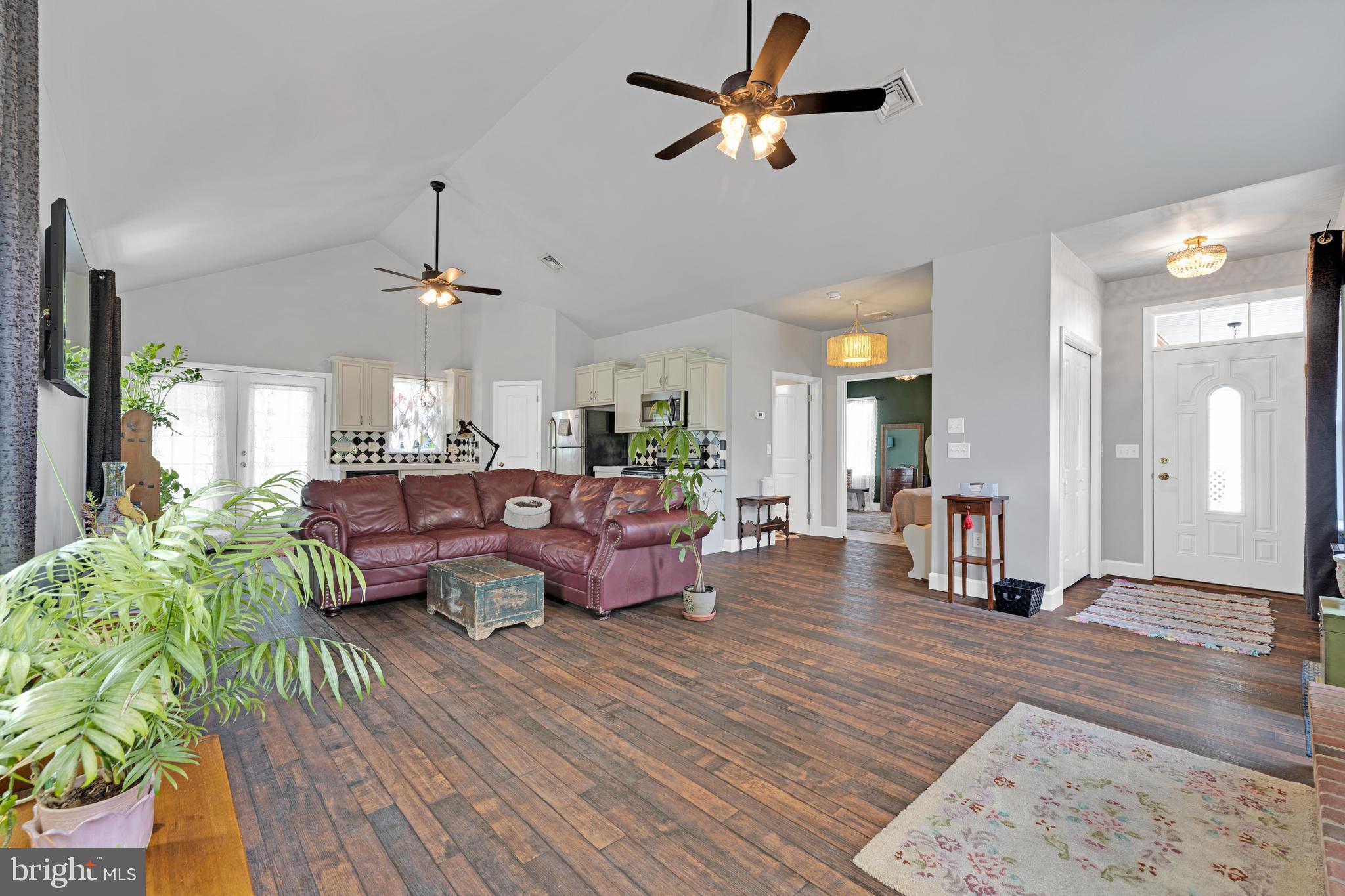 FIVE MILE HILL - Residential