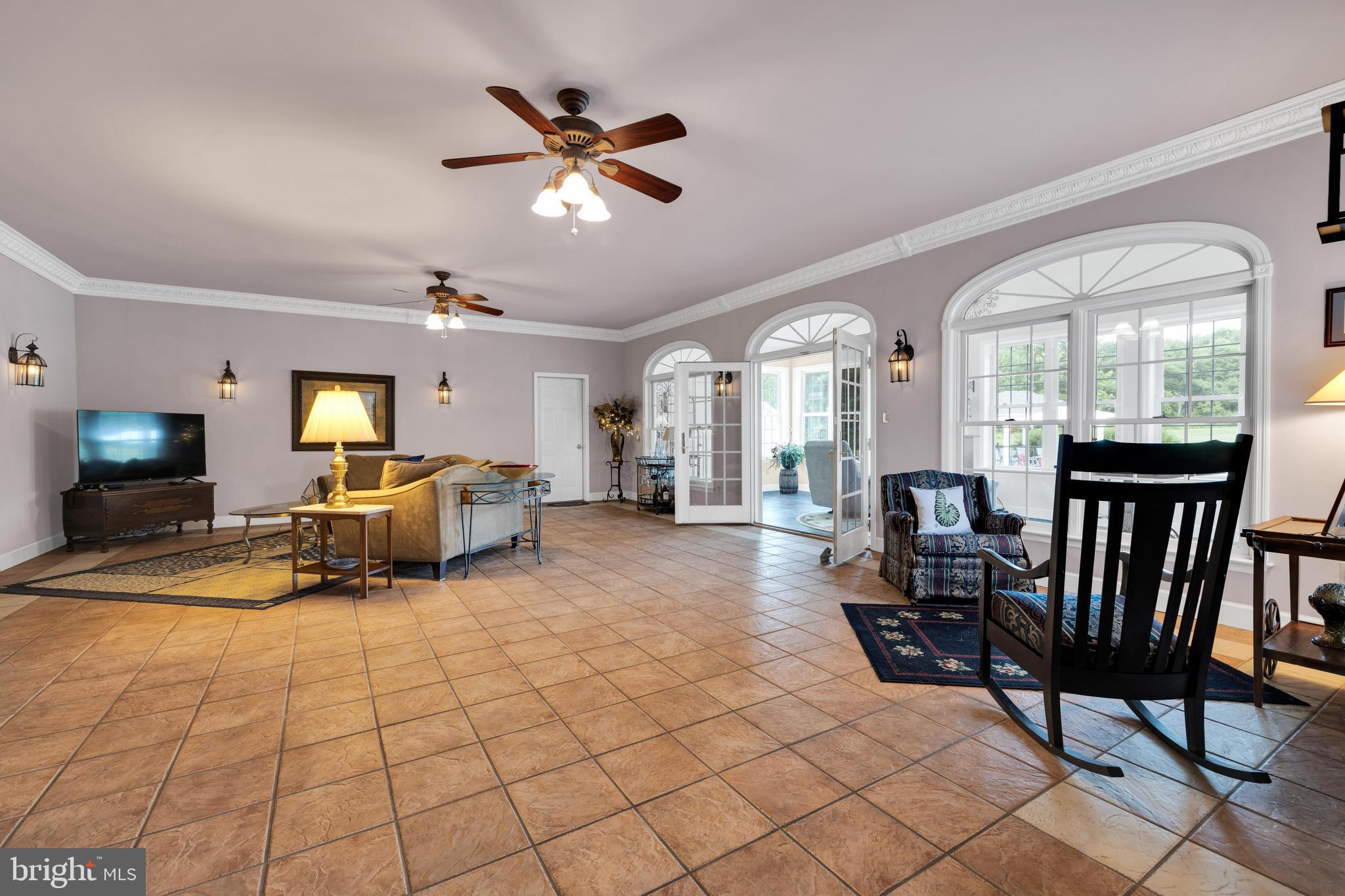 FIVE MILE HILL - Residential