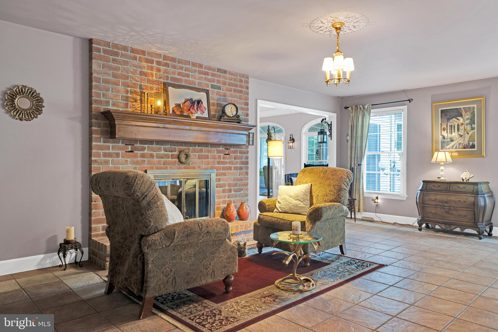 FIVE MILE HILL - Residential