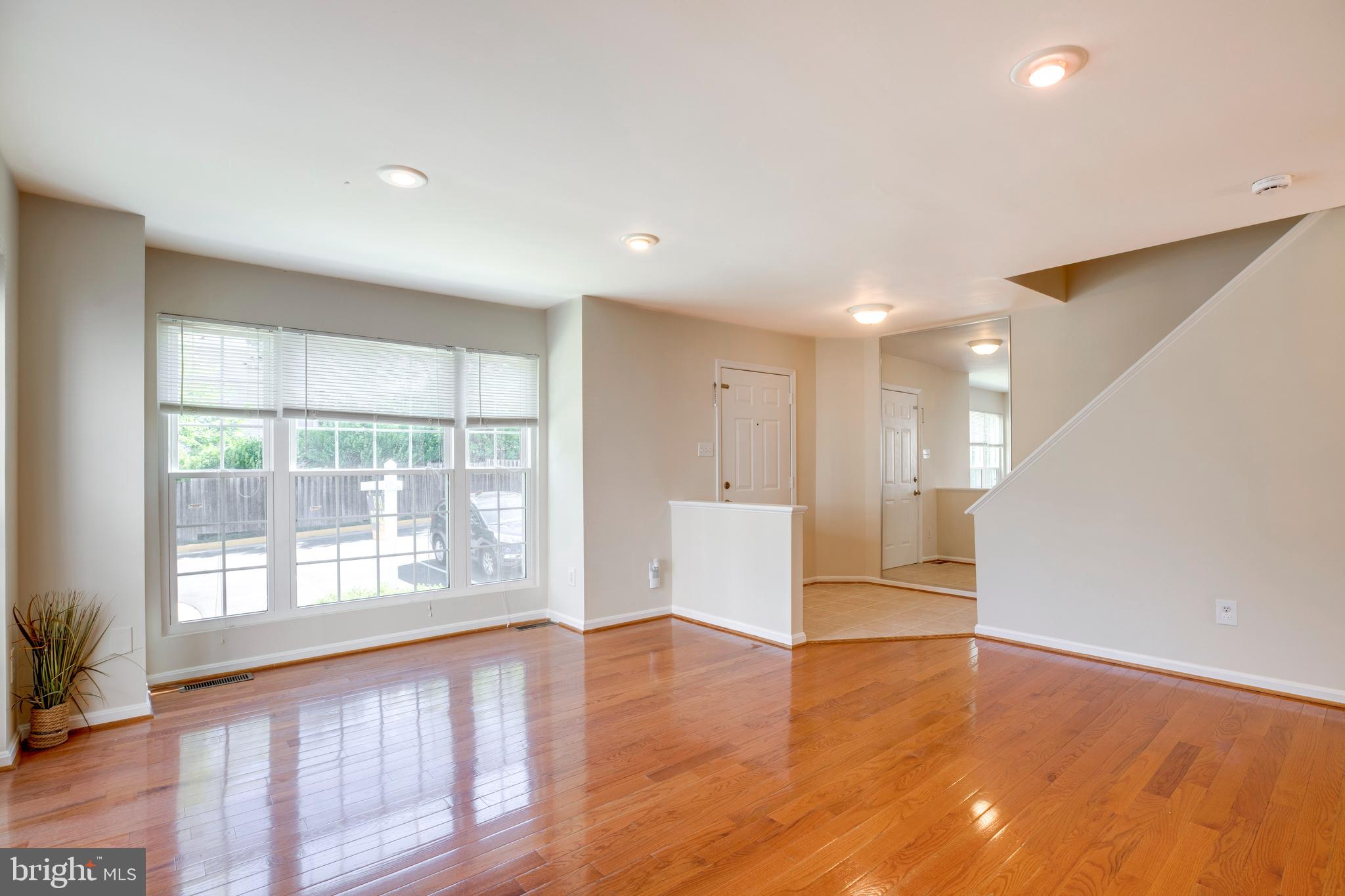 CENTRE RIDGE LAND BAY - Residential