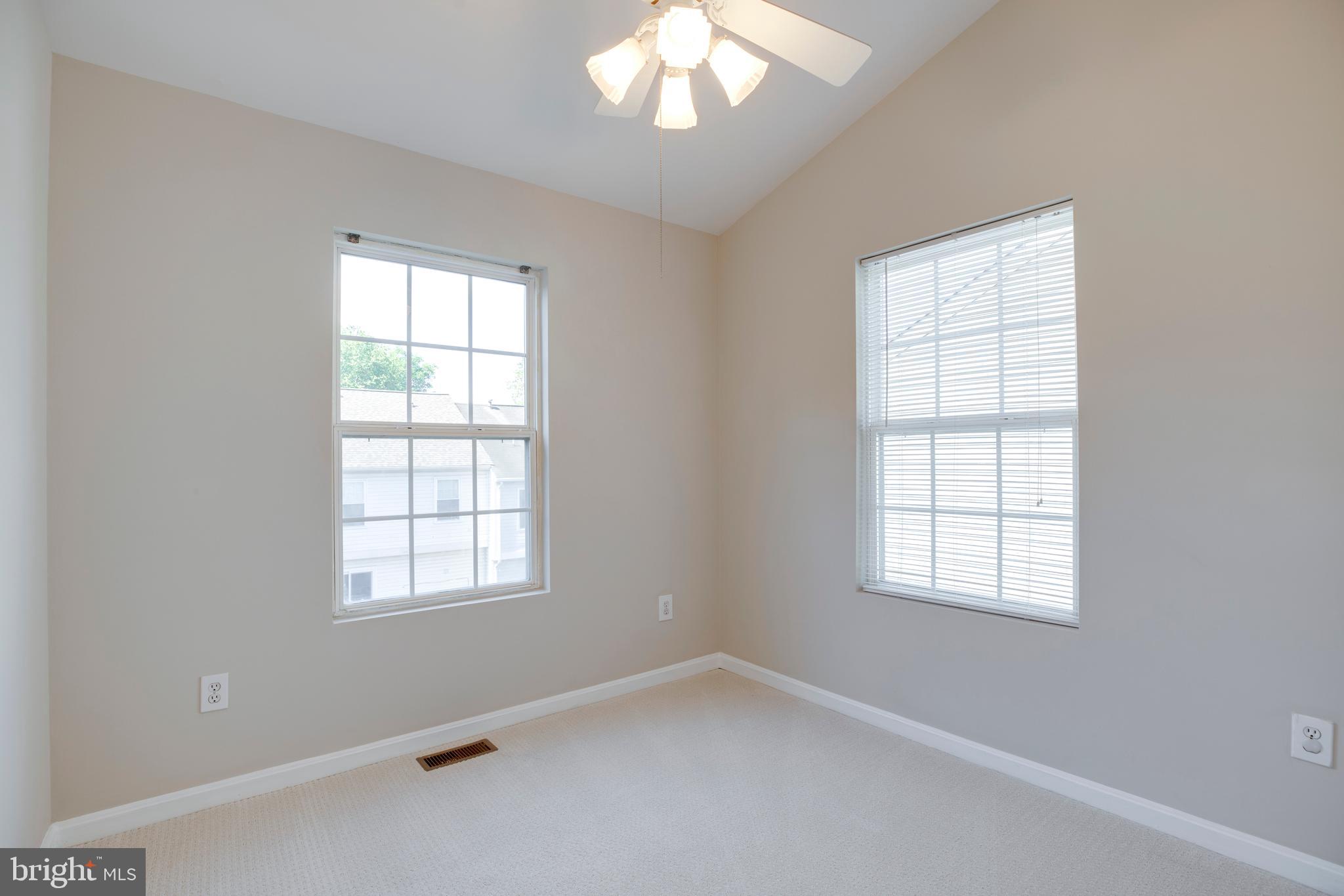 CENTRE RIDGE LAND BAY - Residential