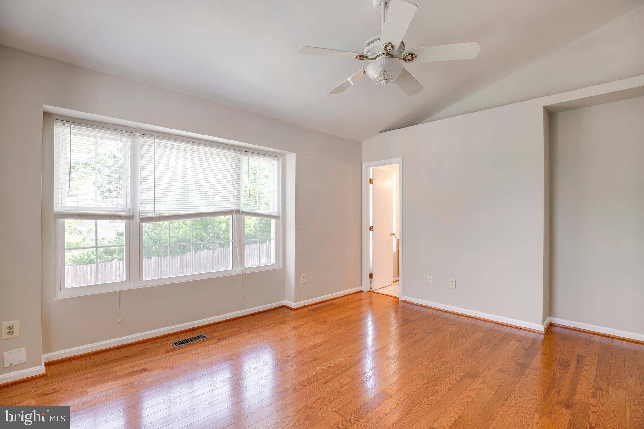 CENTRE RIDGE LAND BAY - Residential