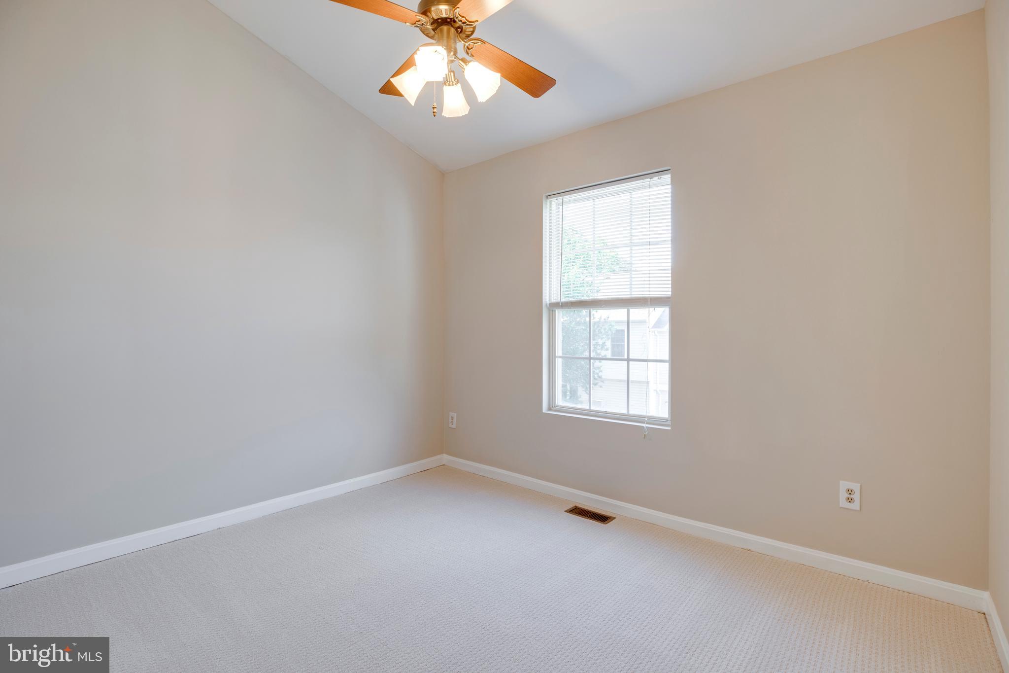 CENTRE RIDGE LAND BAY - Residential