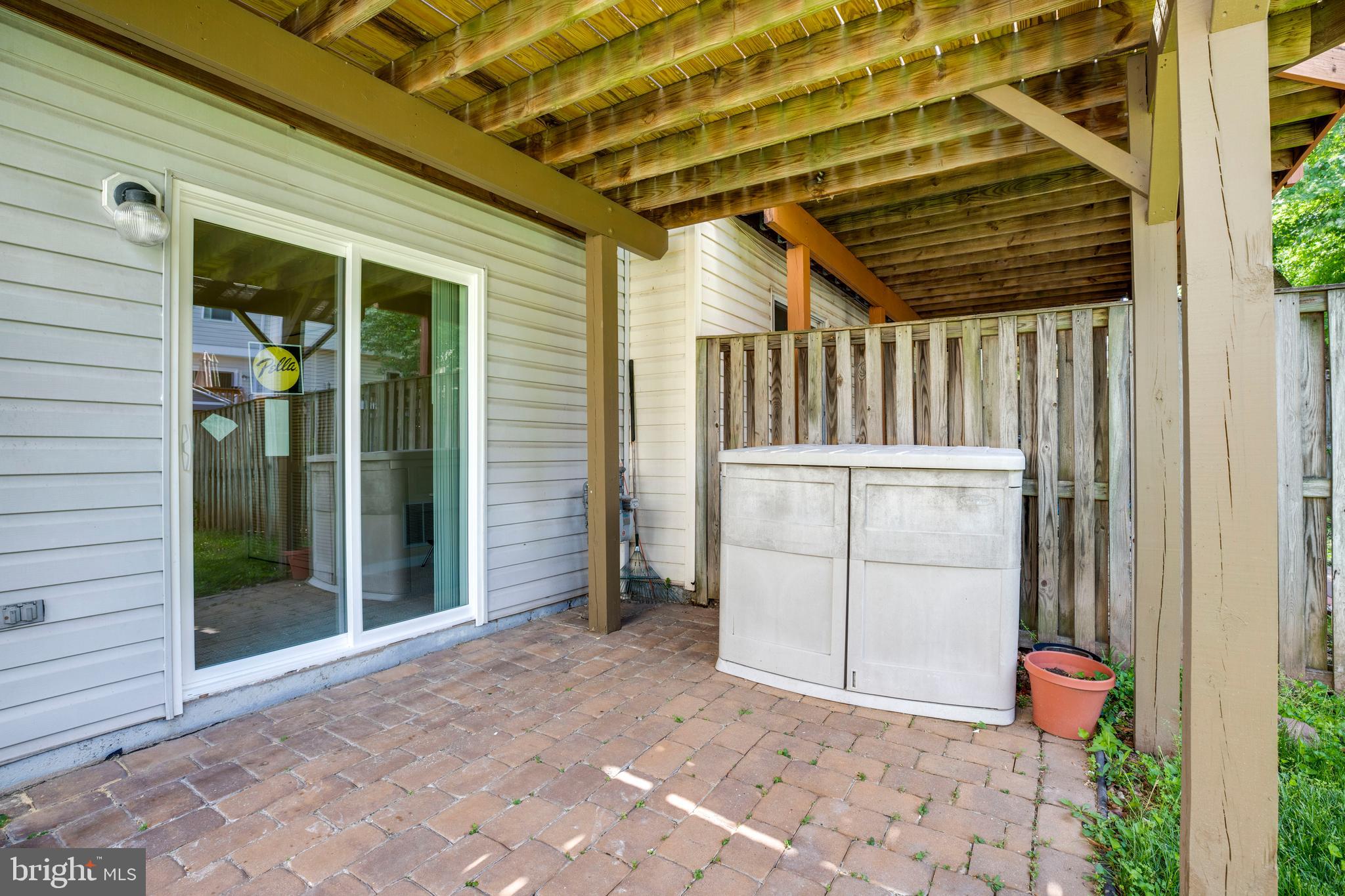 CENTRE RIDGE LAND BAY - Residential